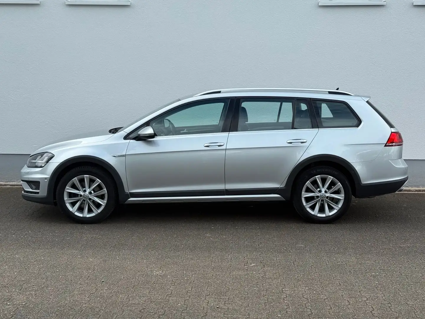 Volkswagen Golf VII Alltrack Variant 4Motion Plateado - 2