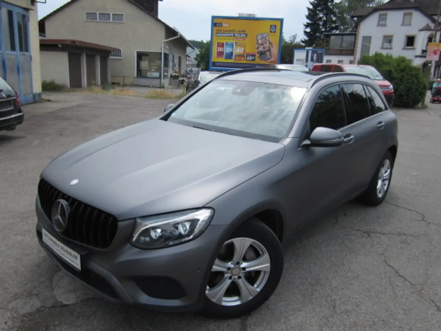 Mercedes-Benz GLC 220 d 4Matic ~ Leder ~ Navi ~ Automatik ~ Schwarz - 1