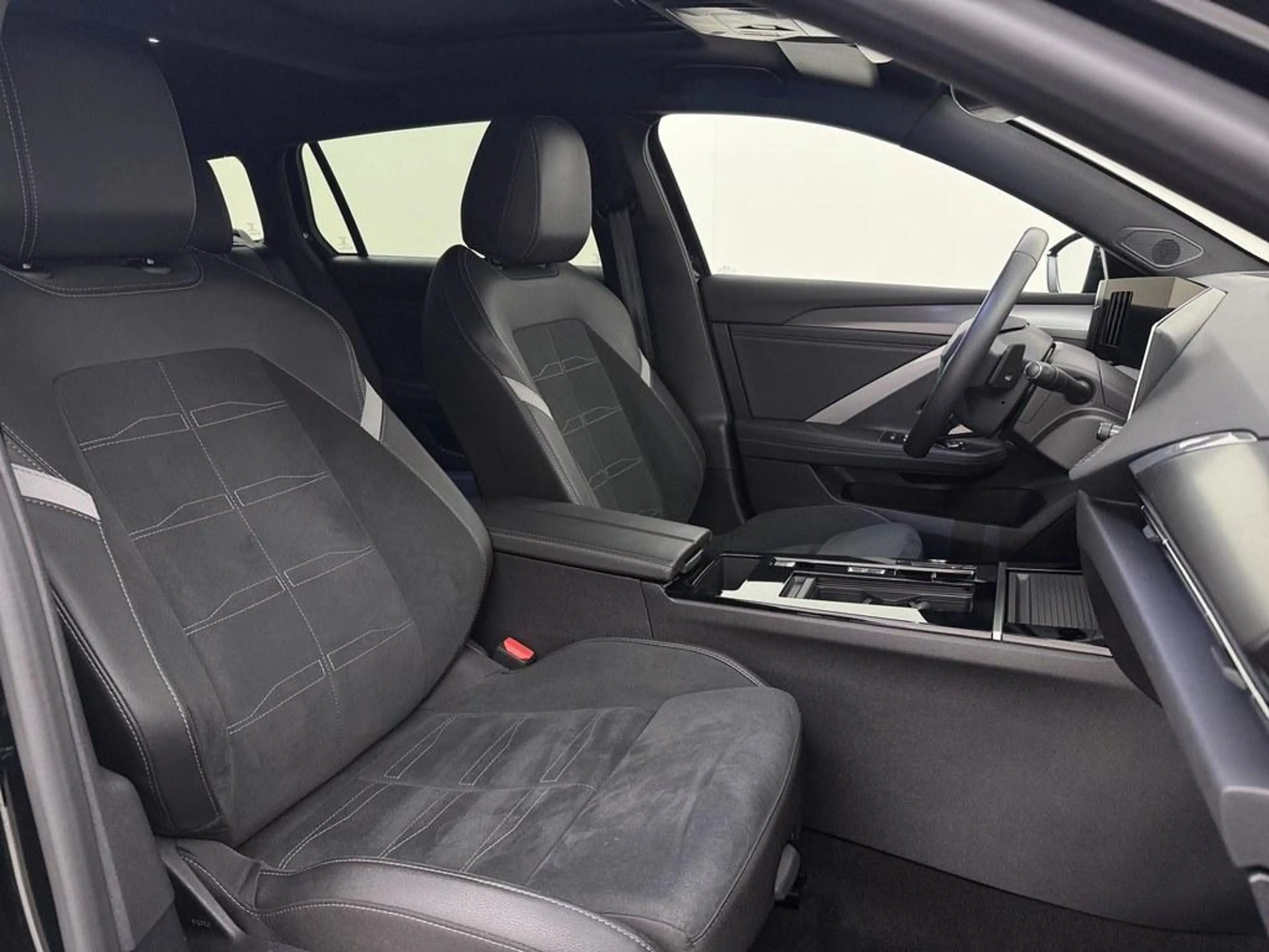 Opel Astra Sports Tourer 1.2 Turbo 145pk Hybrid GS Pano/Alcan — photo 4