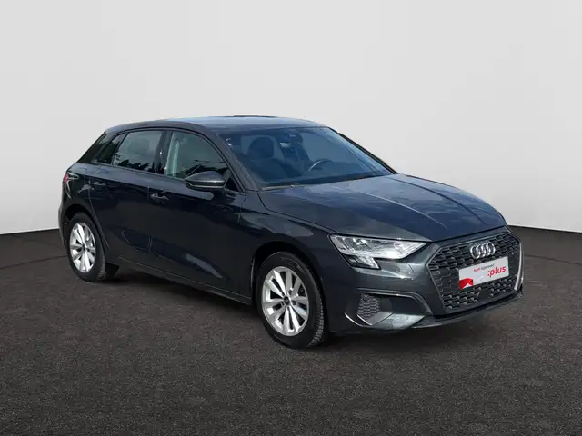 Audi A3 view 4