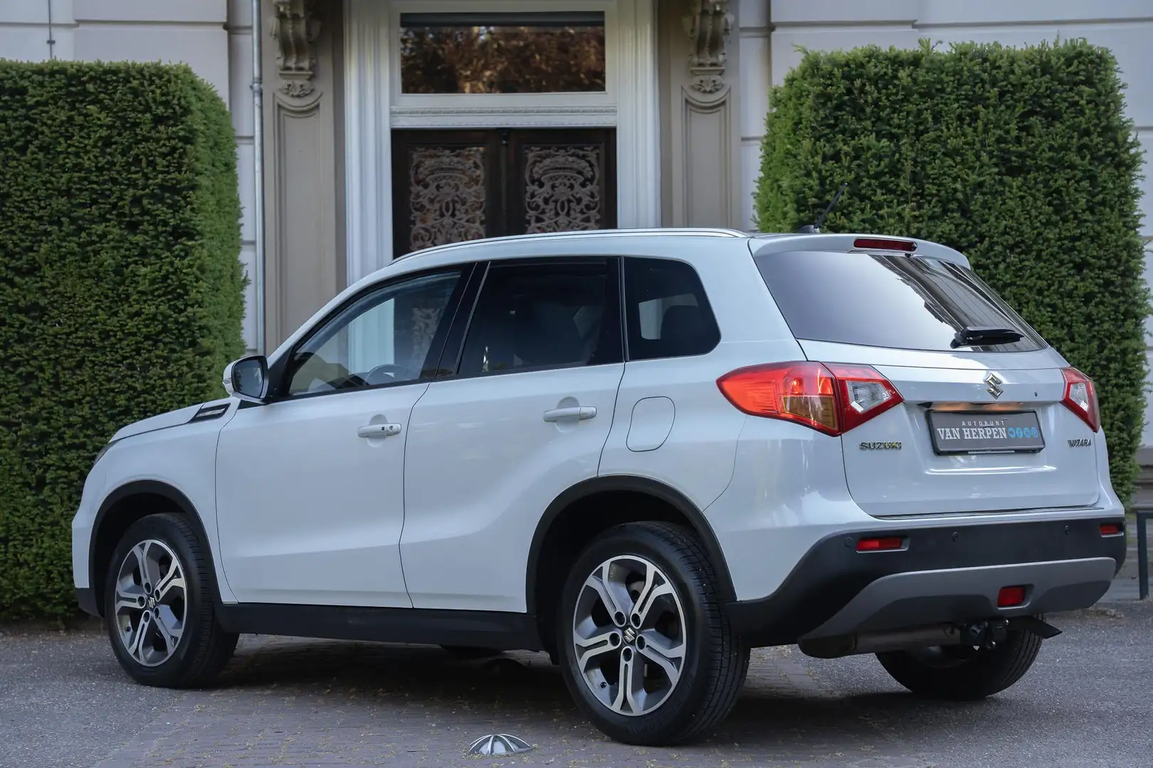 Suzuki Vitara 1.6 High Executive TREKHAAK | PANO | ADAPTIVE | CA Blanc - 2