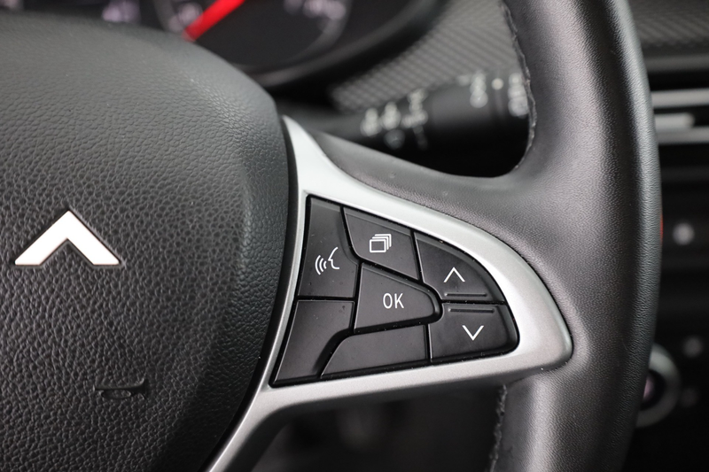 Dacia Jogger 1.0 TCE Extreme+ LED Navi Kamera 7-Sitzer L — photo 17