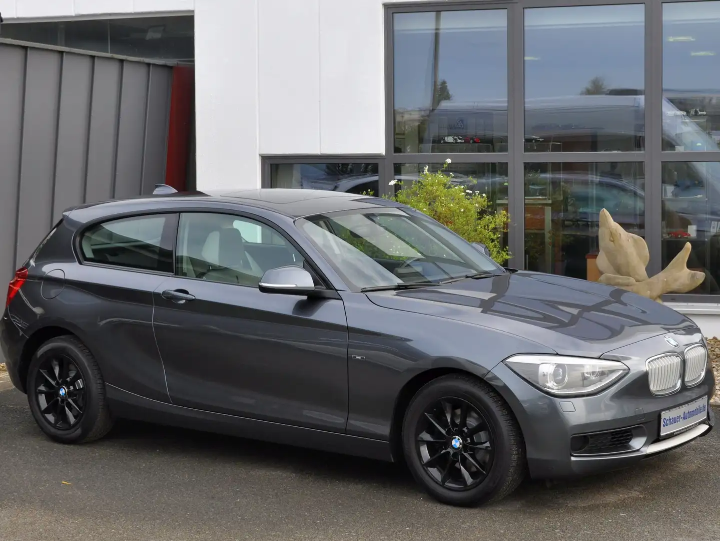 BMW 120 Baureihe "URBAN-Line+Aut.+Advantage" Grau - 1
