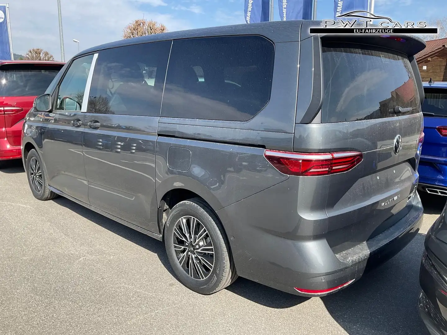Volkswagen T7 Multivan eHybrid 4M Business LÜ, 7-Sitzer, AHK, IQ.Light... Grau - 2