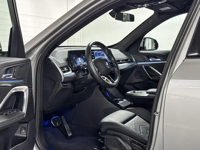 BMW Ix1 view 8