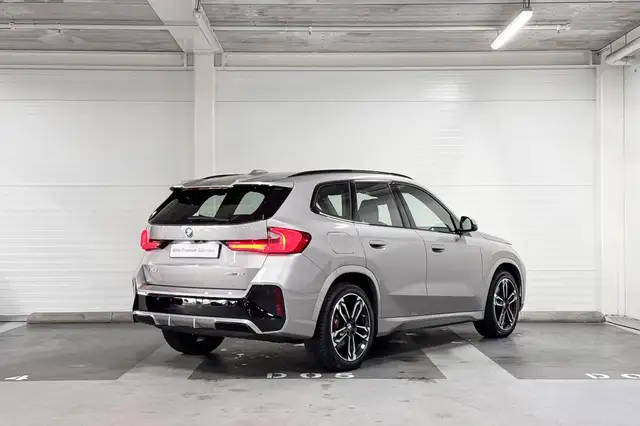 BMW Ix1 view 6