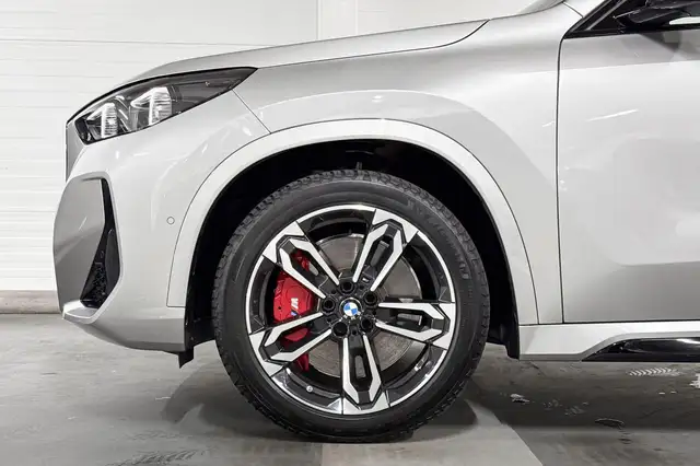 BMW Ix1 view 4