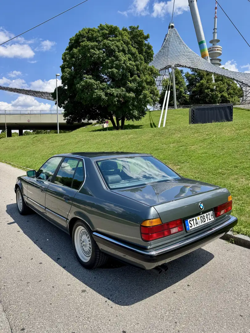 BMW 735 735i - 2