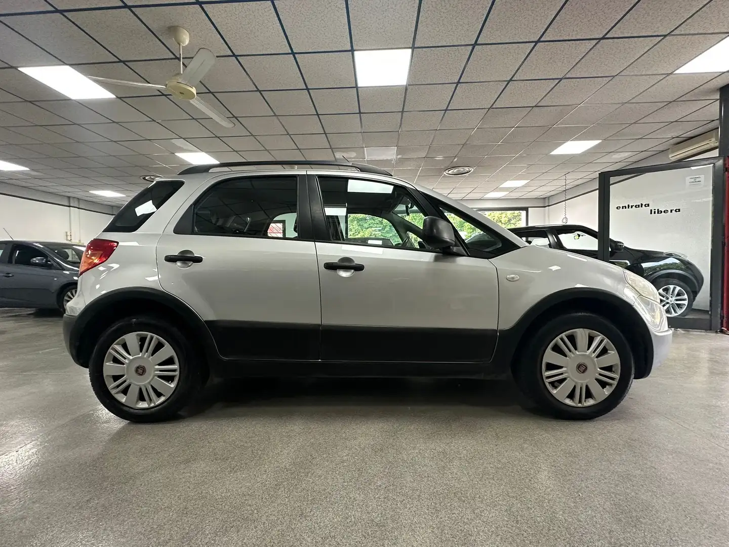 Fiat Sedici Sedici 2.0 mjt Dynamic 4x2 135cv Stříbrná - 2