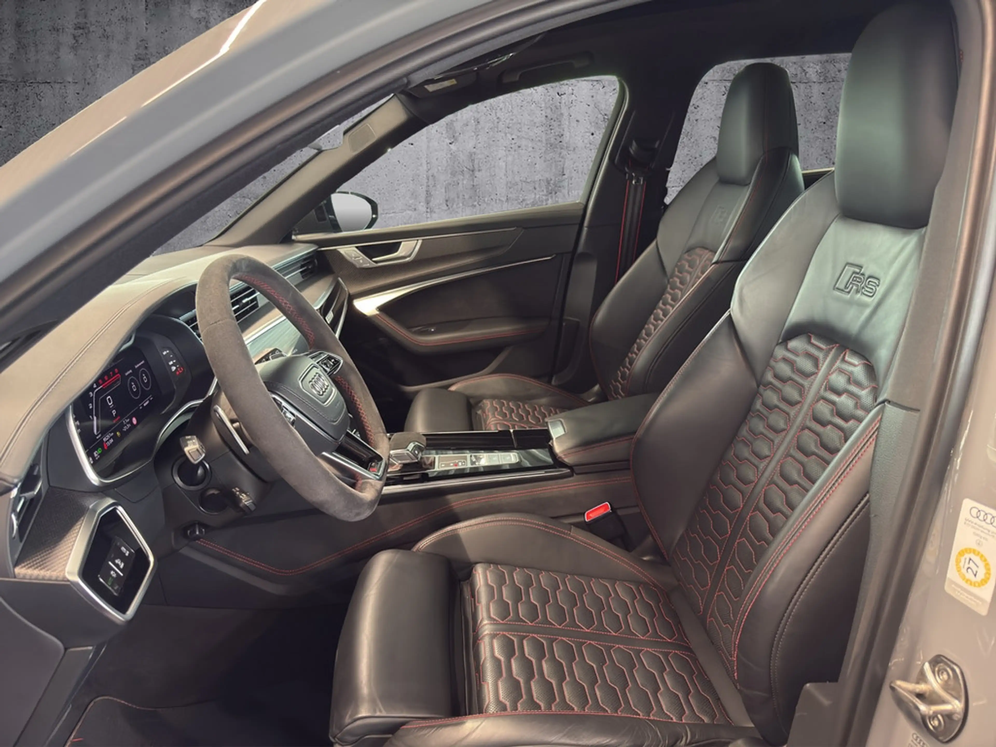 Audi RS6 — photo 10
