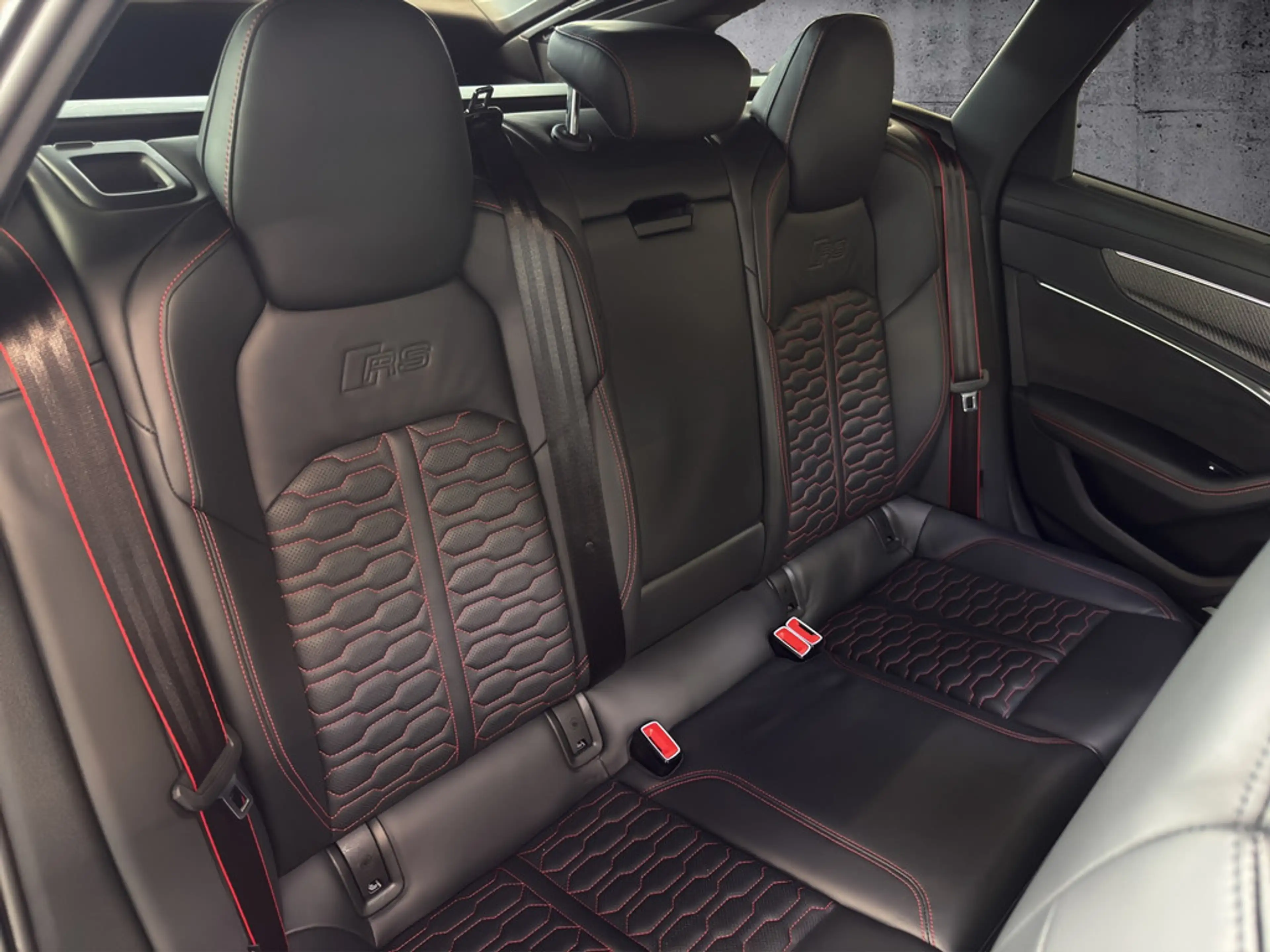 Audi RS6 — photo 11