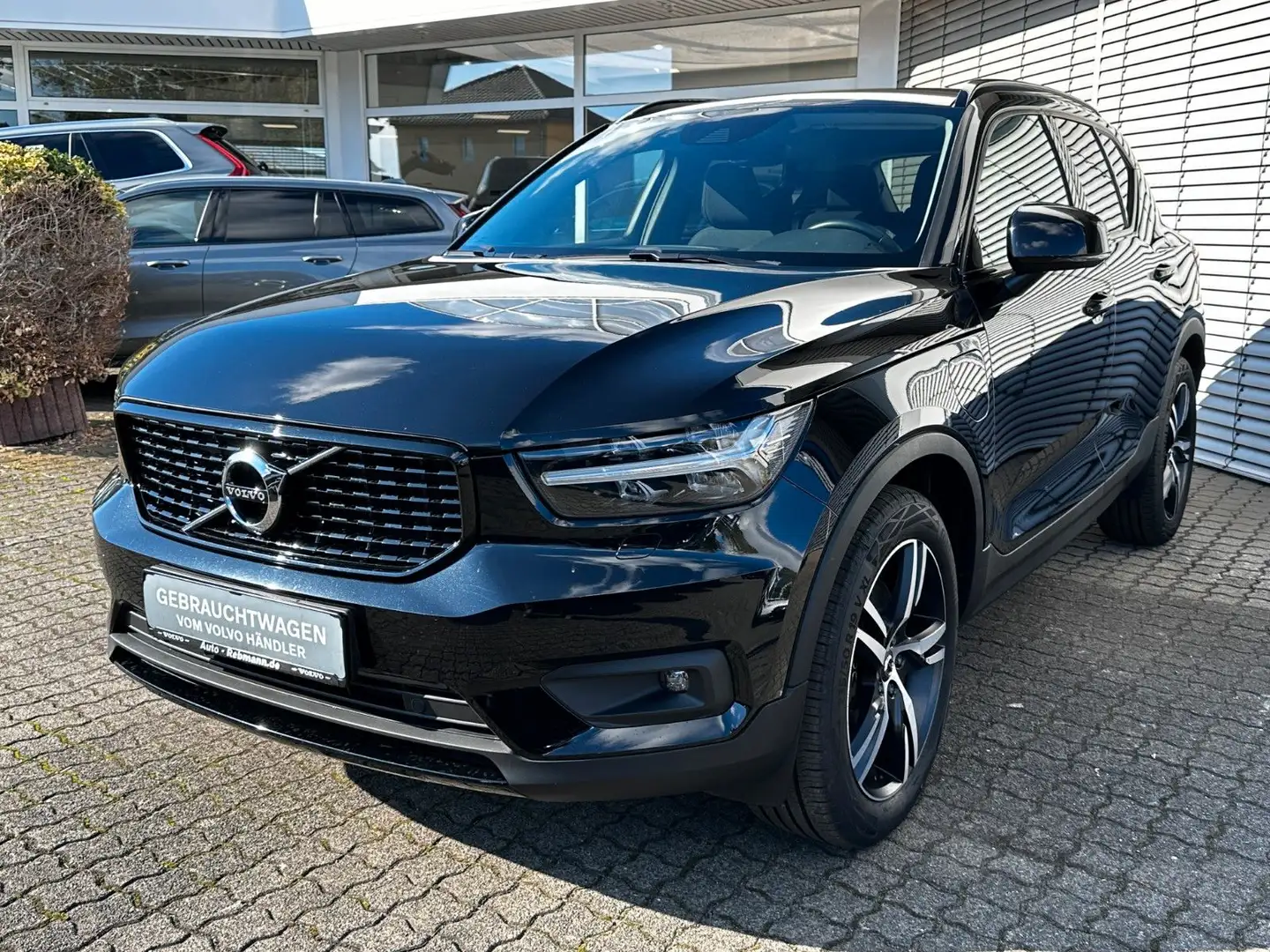 Volvo XC40 T5 R Design Expression Plug-In Hybrid Negro - 2