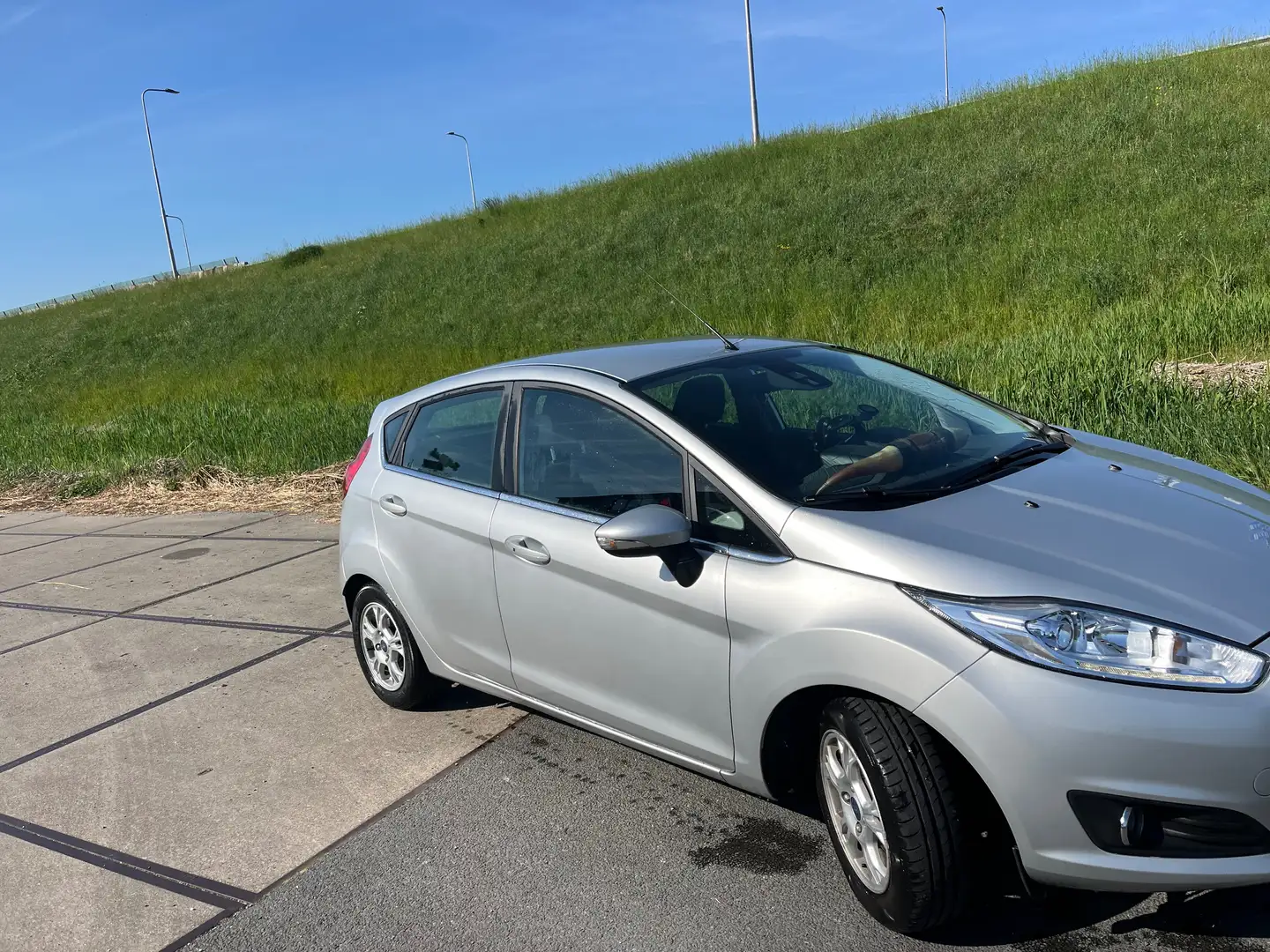 Ford Fiesta Fiesta 1.6 TDCi Lease Tit. Zilver - 2