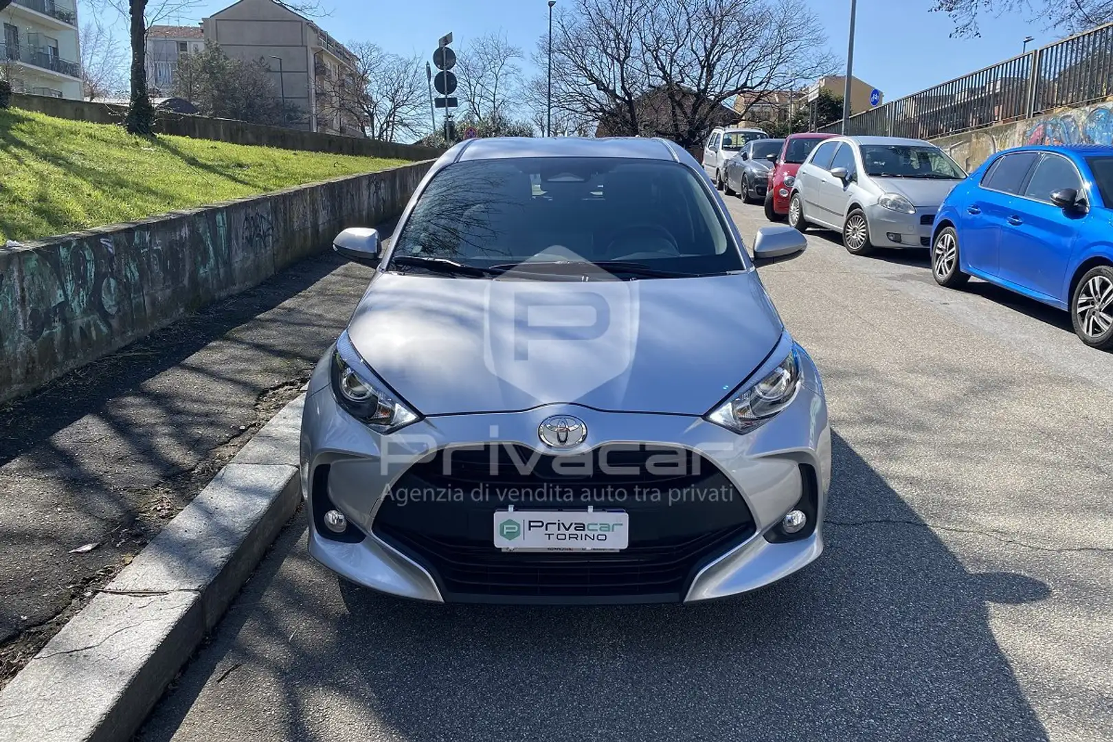 Toyota Yaris Yaris 1.5 Hybrid 5 porte Active Argento - 2