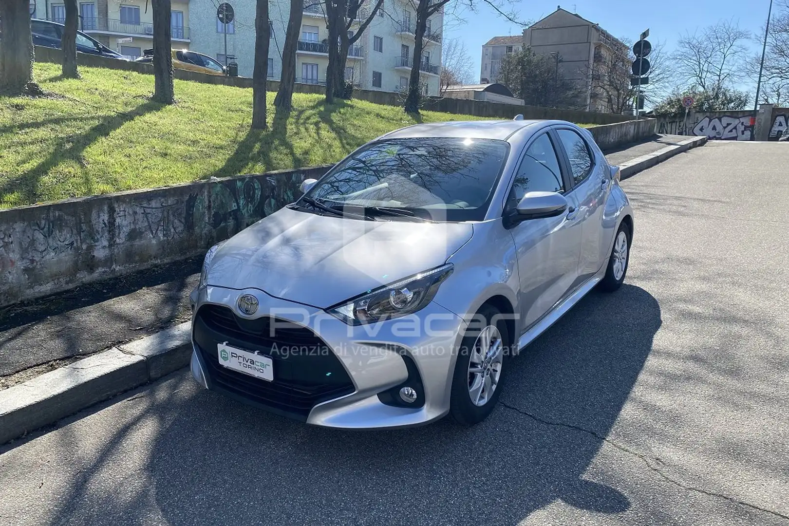 Toyota Yaris Yaris 1.5 Hybrid 5 porte Active Argento - 1