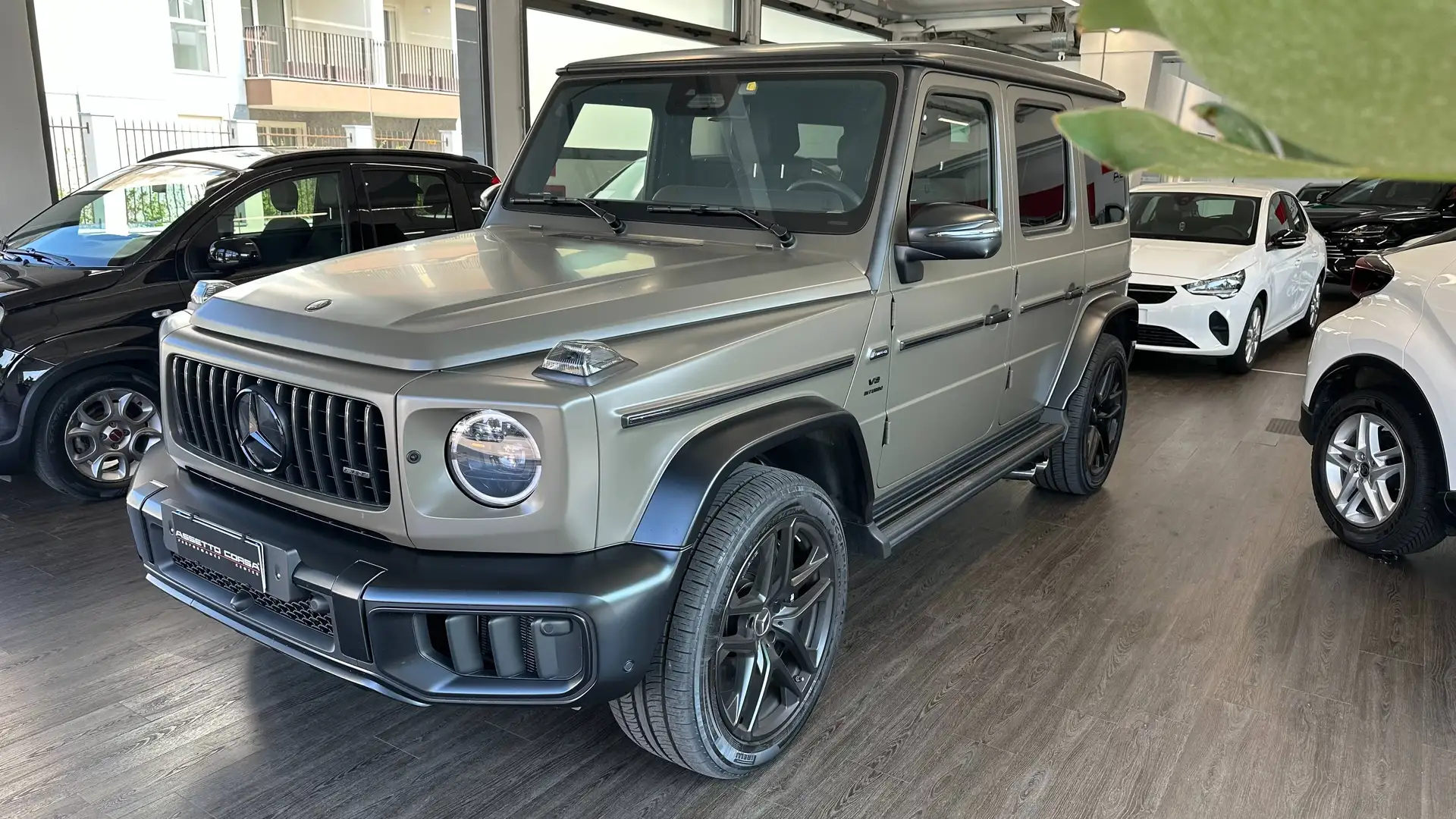 벤츠 G-Class 2026 베이지 사진 3