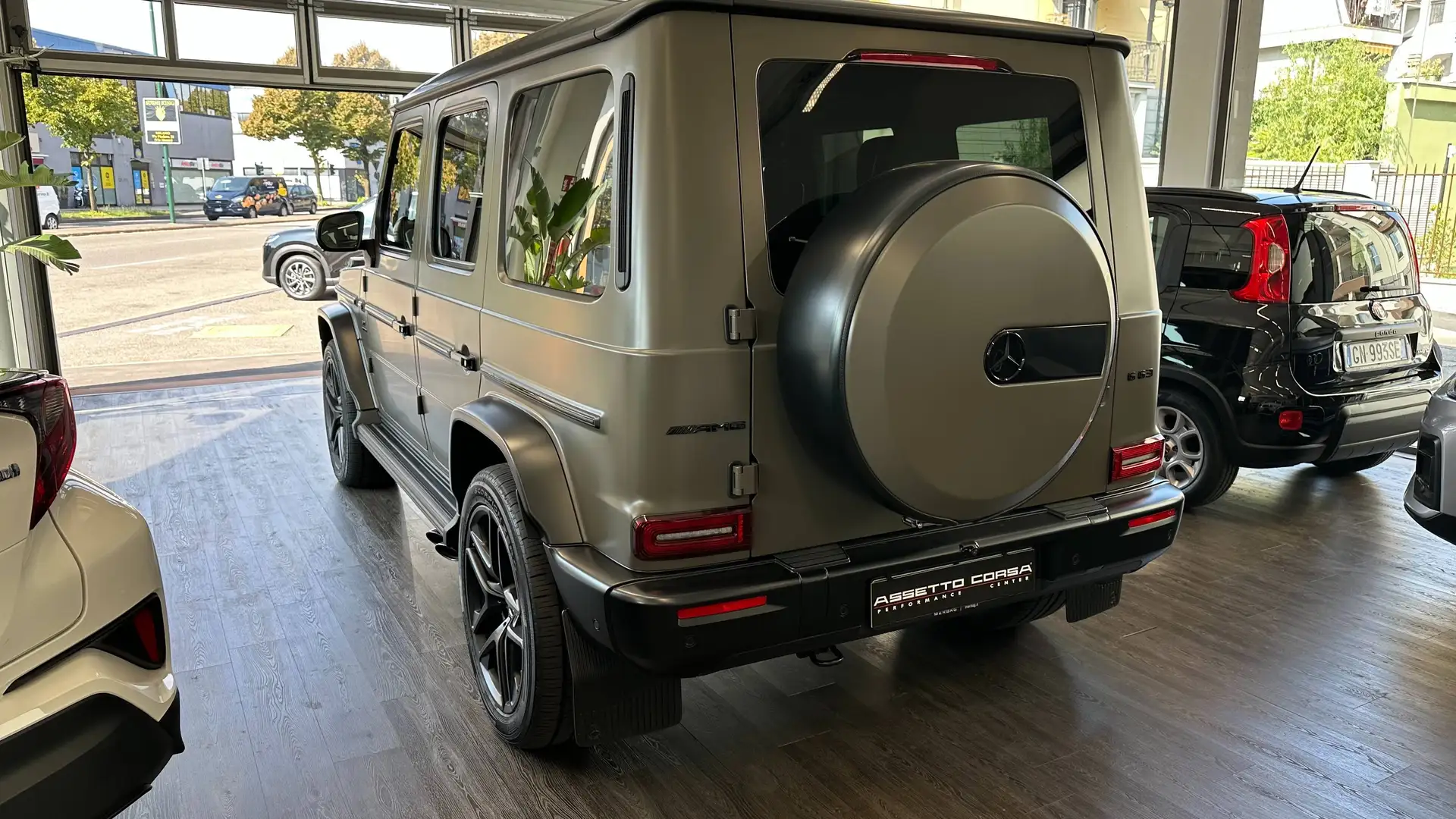 벤츠 G-Class 2026 베이지 사진 8