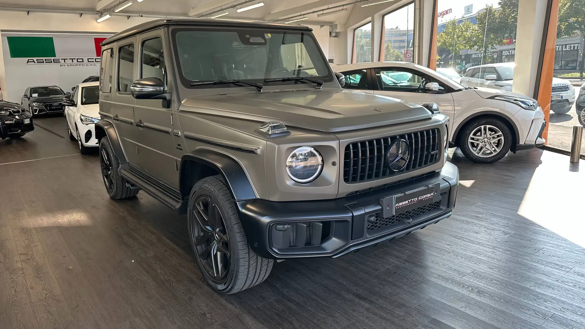 벤츠 G-Class 2026 베이지 사진 1