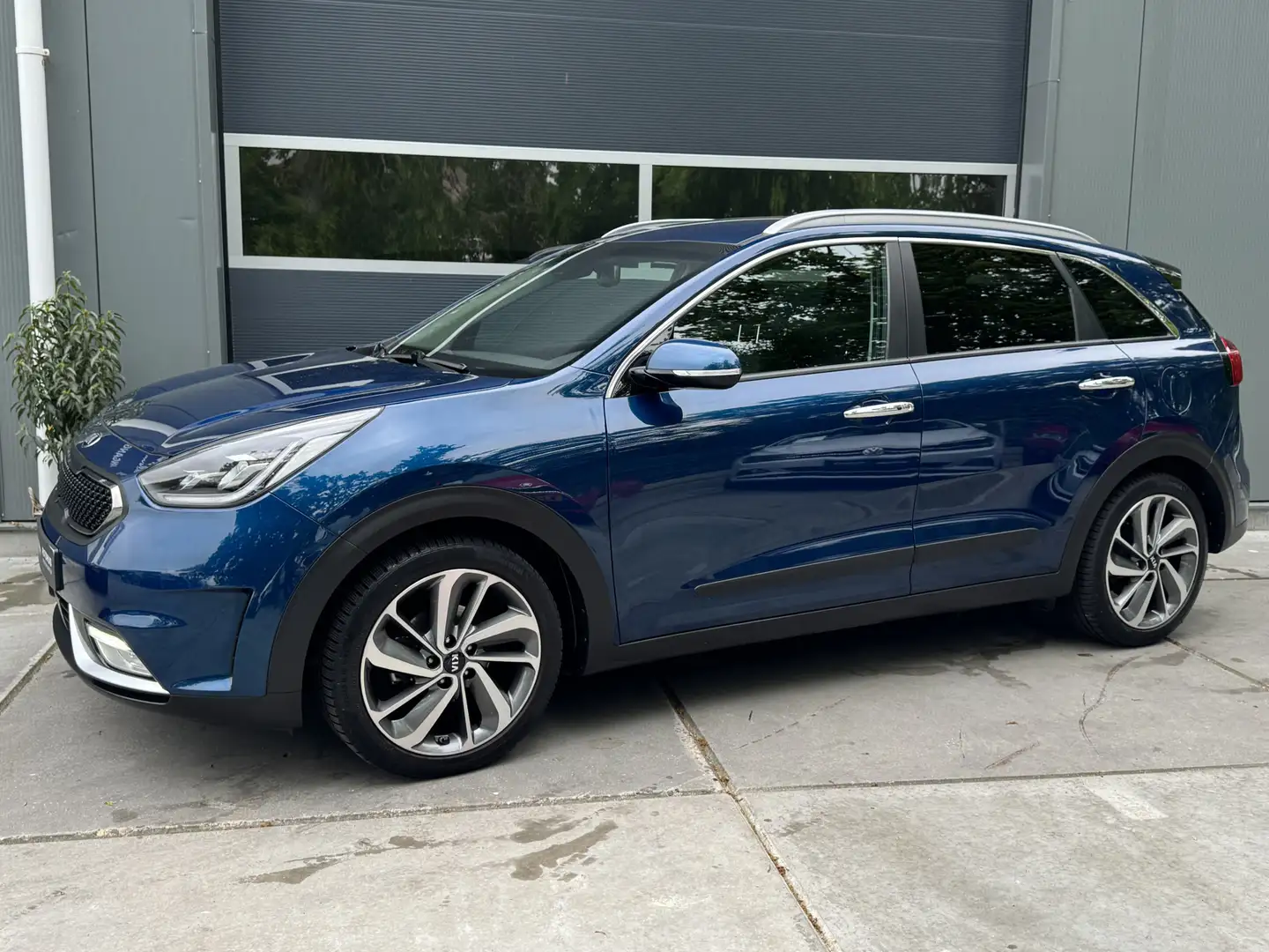 Kia Niro 1.6 GDi Hybrid 141pk ExecutiveLine Automaat Leer J Bleu - 2