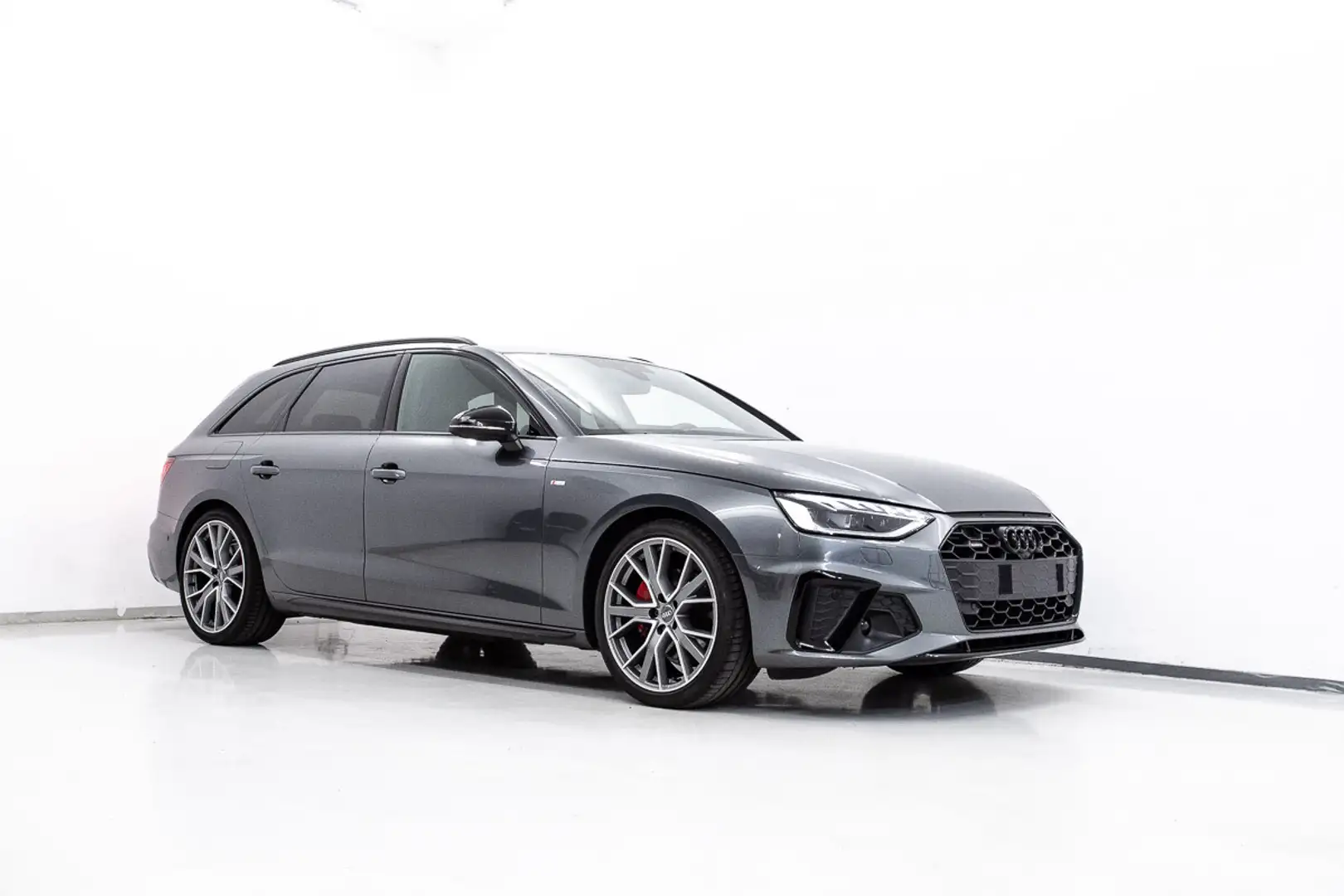 Audi A4 Avant 40 TDI quattro | S line competition plus Grau - 2
