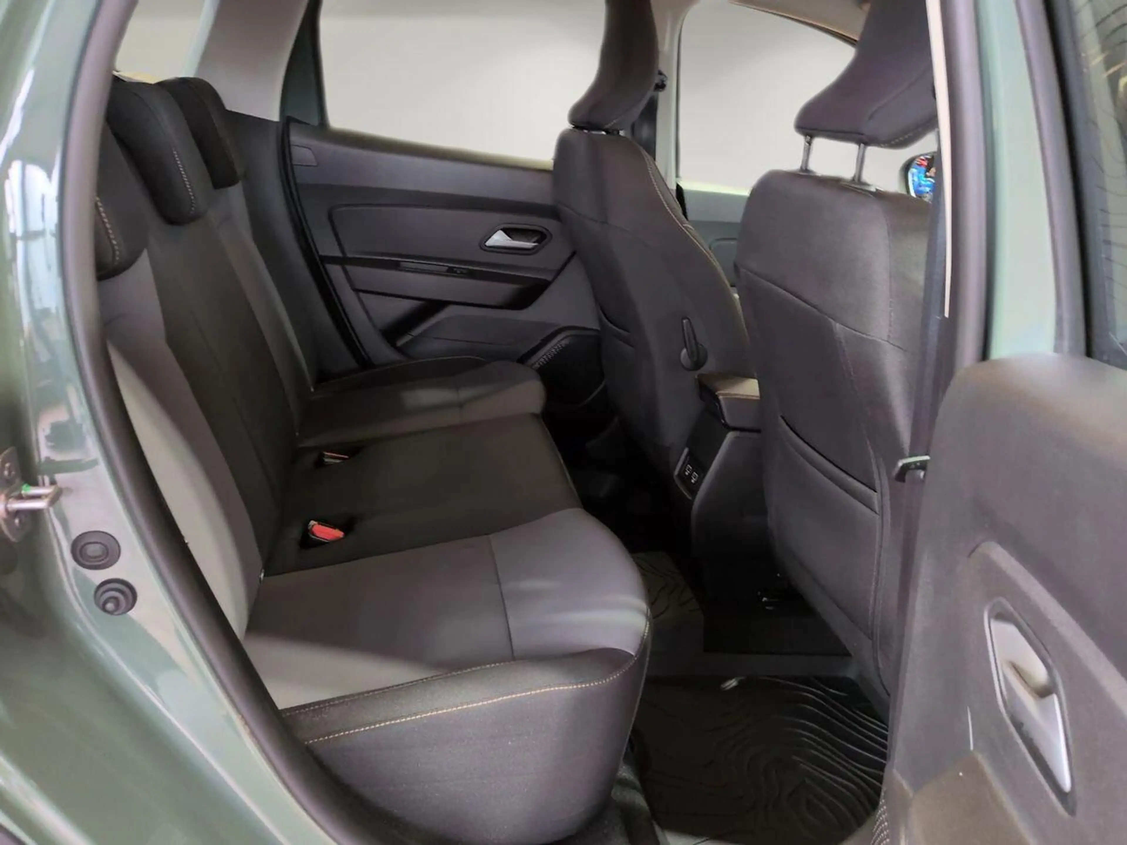 Dacia Duster Extreme 1.5L / Komfort-Paket / AHK — photo 5