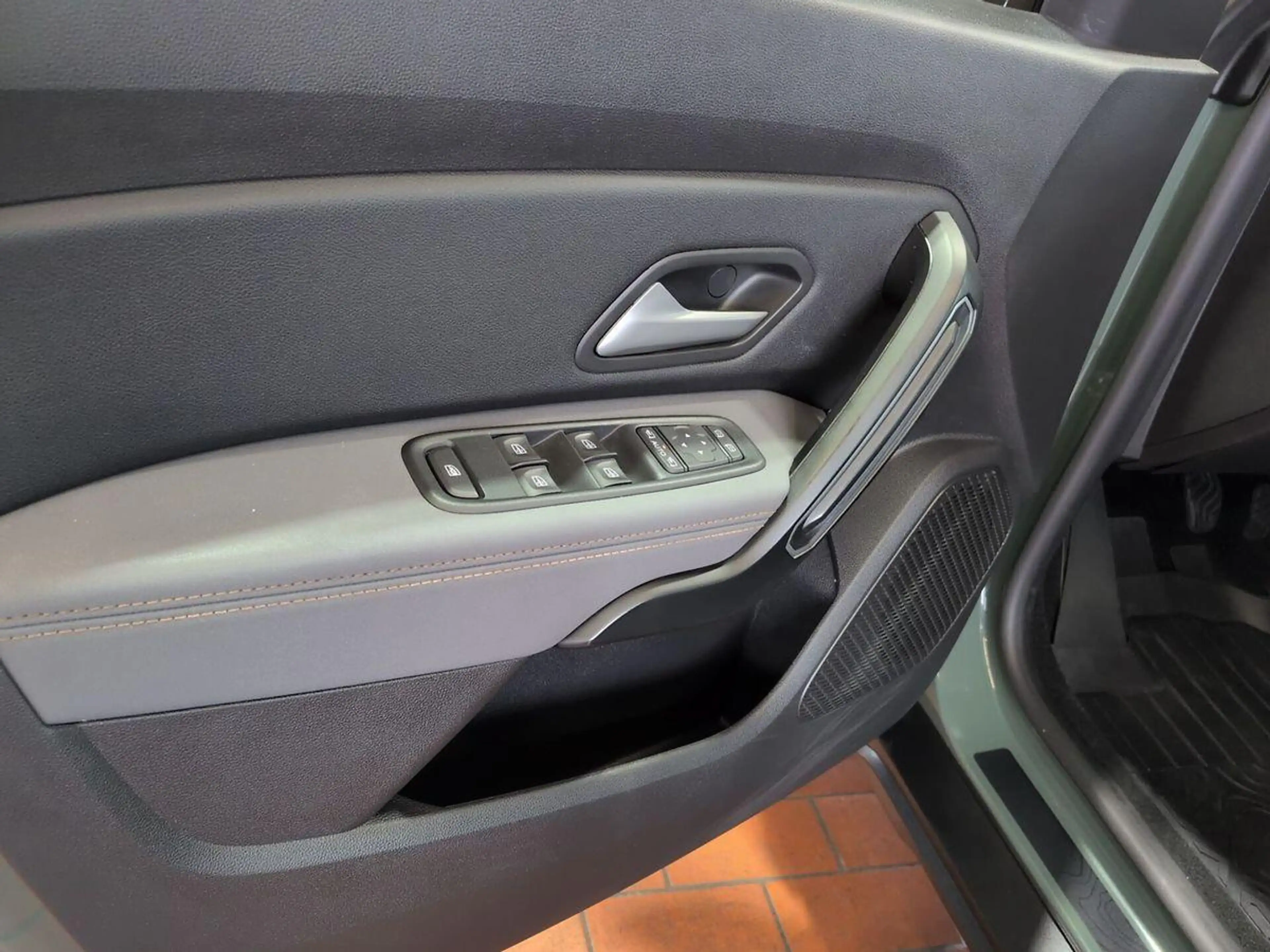 Dacia Duster Extreme 1.5L / Komfort-Paket / AHK — photo 9
