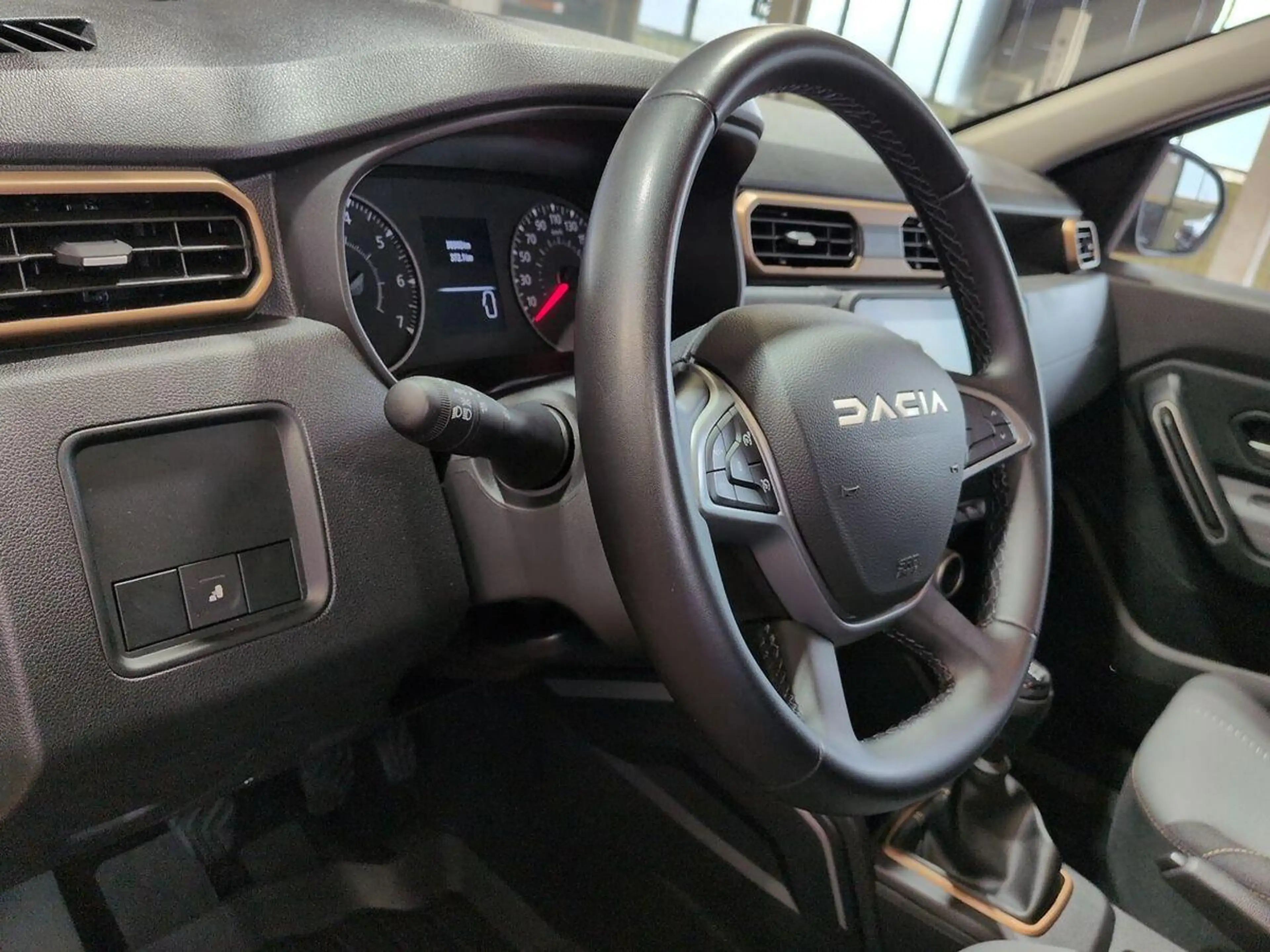 Dacia Duster Extreme 1.5L / Komfort-Paket / AHK — photo 8