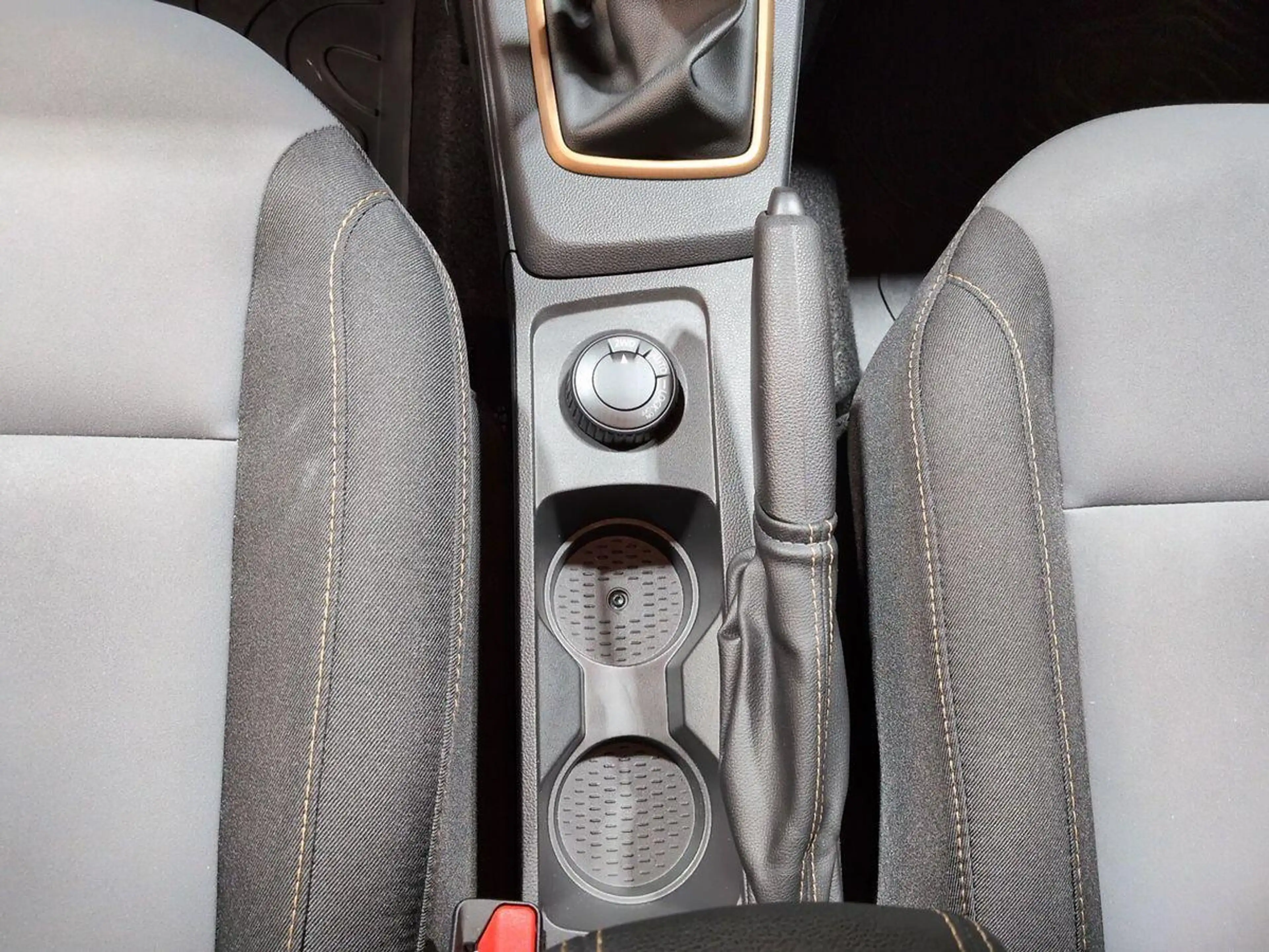 Dacia Duster Extreme 1.5L / Komfort-Paket / AHK — photo 7