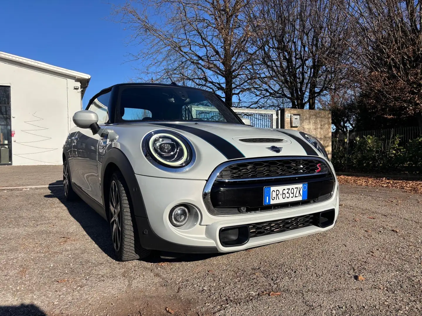 MINI Cooper S Cabrio Mini IV F57 2018 Cabrio 2.0 Sidewalk auto Argintiu - 1