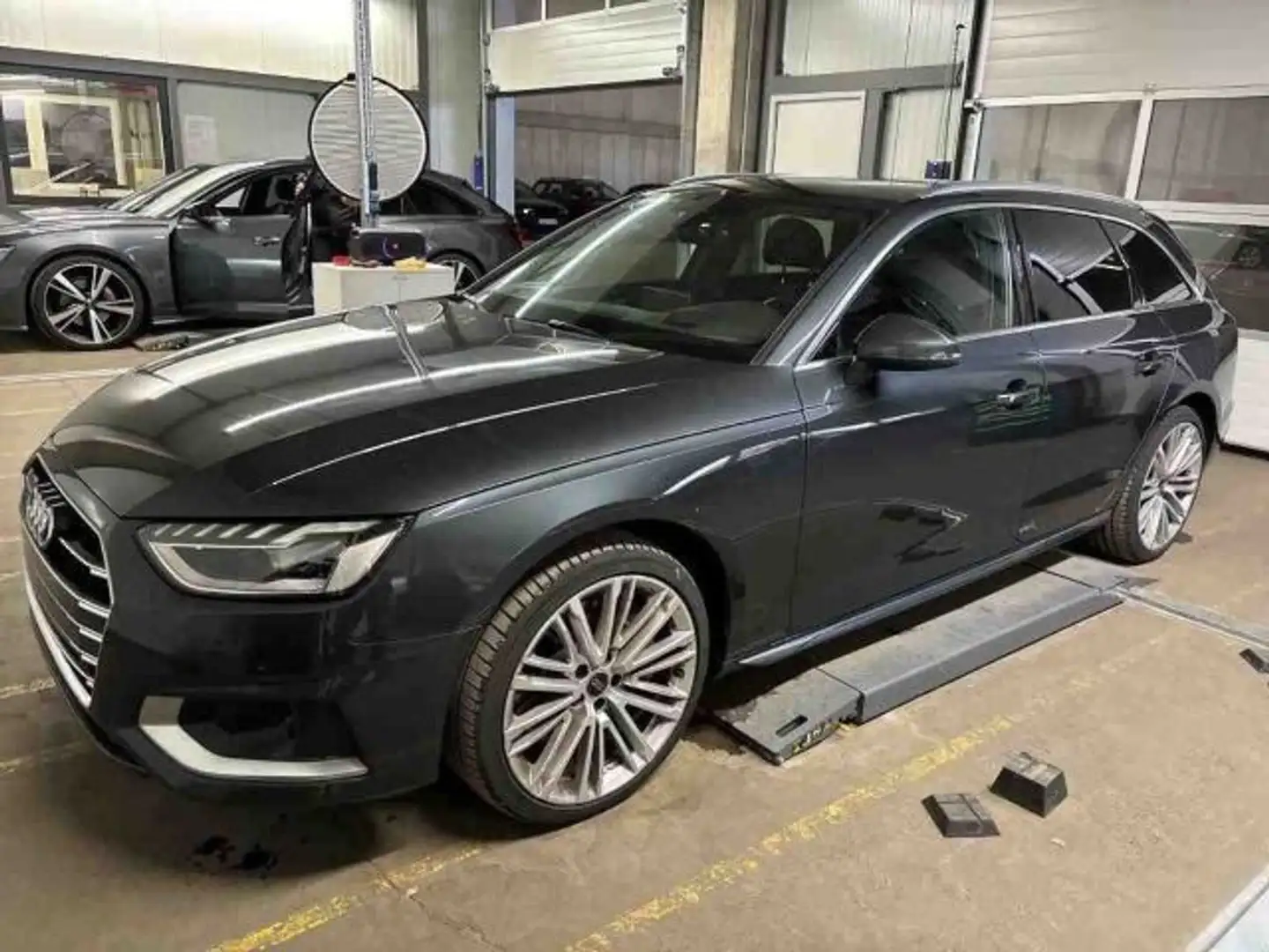 Audi A4 45 TFSI Q S LINE LM19 HEAD-UP NAVI+ LED Grau - 2