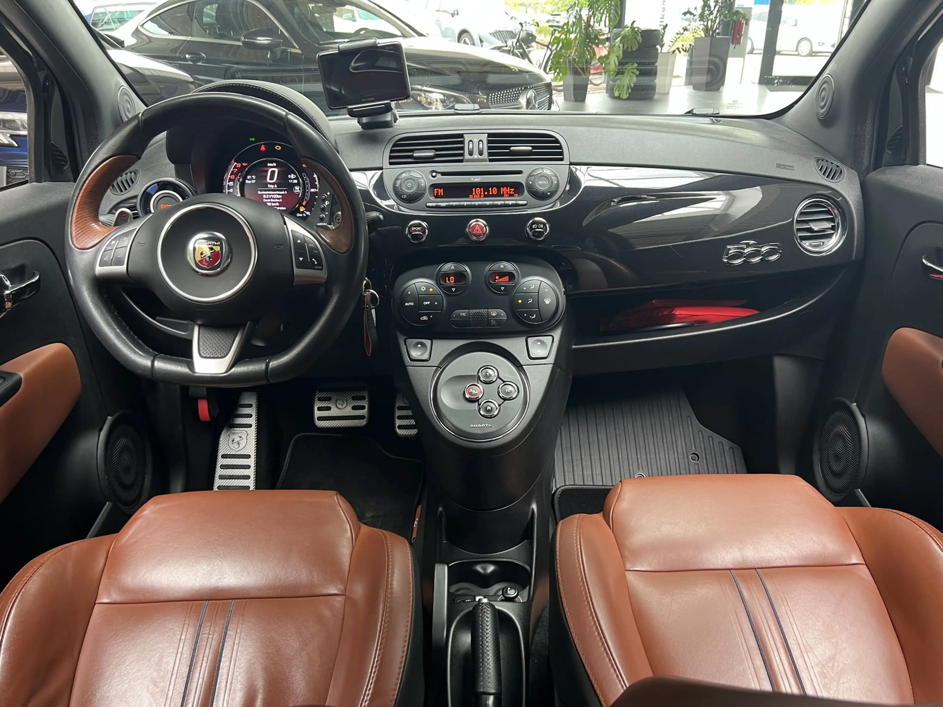Abarth 595 Turismo 1.4 T-JET Aut. 595 Turismo Navi PDC — photo 10