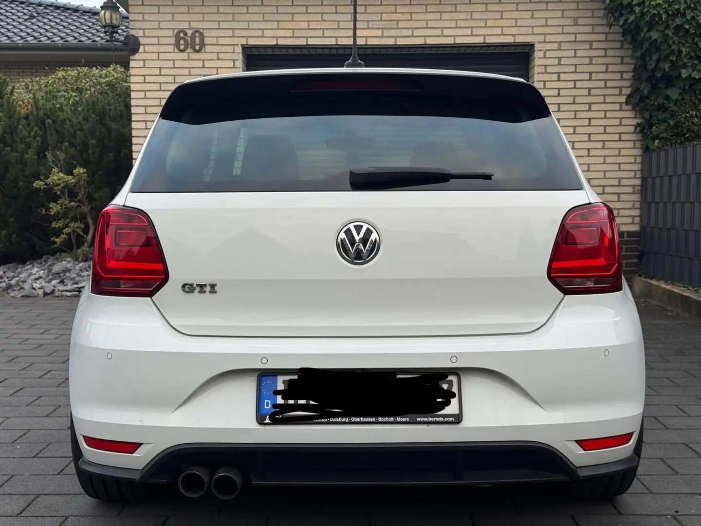 Volkswagen Polo GTI 1.8 TSI (Blue Motion Technology) - 2