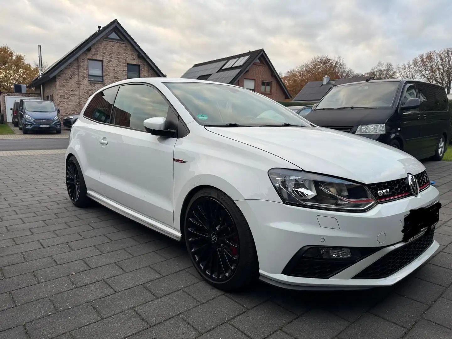 Volkswagen Polo GTI 1.8 TSI (Blue Motion Technology) - 1