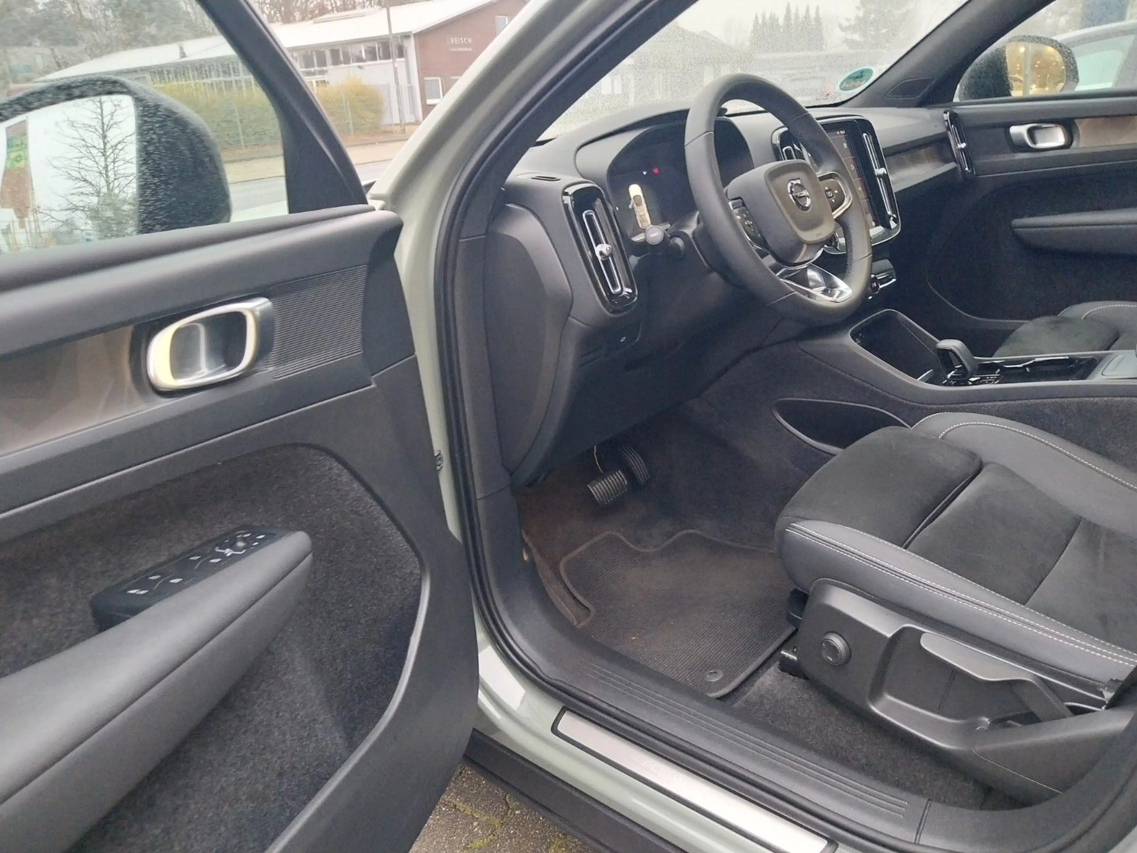 Volvo C40 Plus Recharge Pure Electric 2WD — photo 8