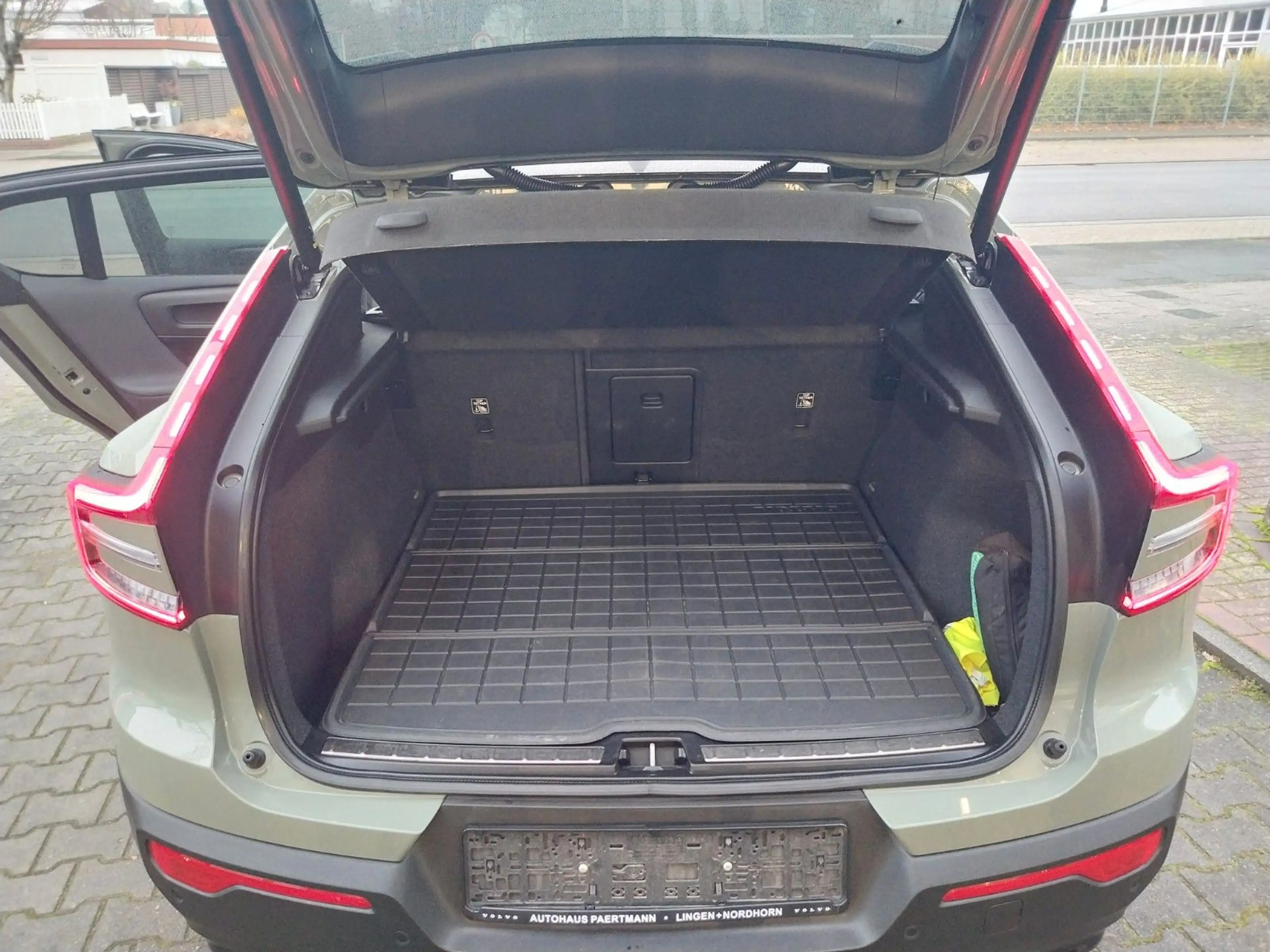 Volvo C40 Plus Recharge Pure Electric 2WD — photo 11