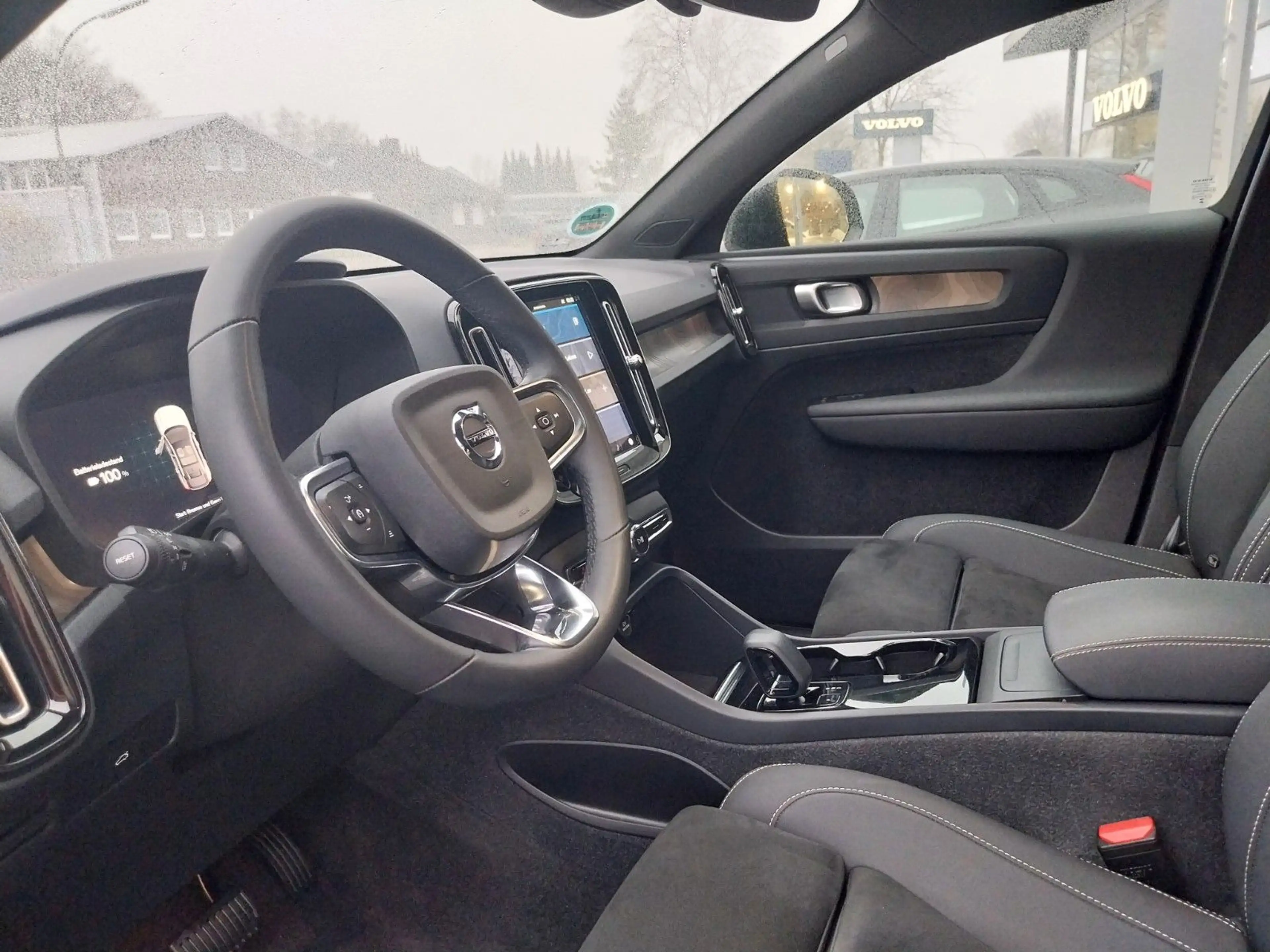 Volvo C40 Plus Recharge Pure Electric 2WD — photo 9