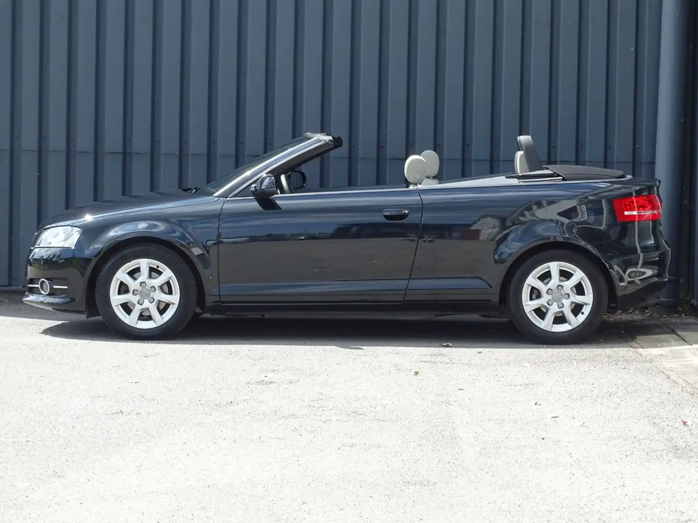 Audi A3 Cabriolet 1.2 TFSI s-edition | Bose | PDC | Stoelv Negro - 2