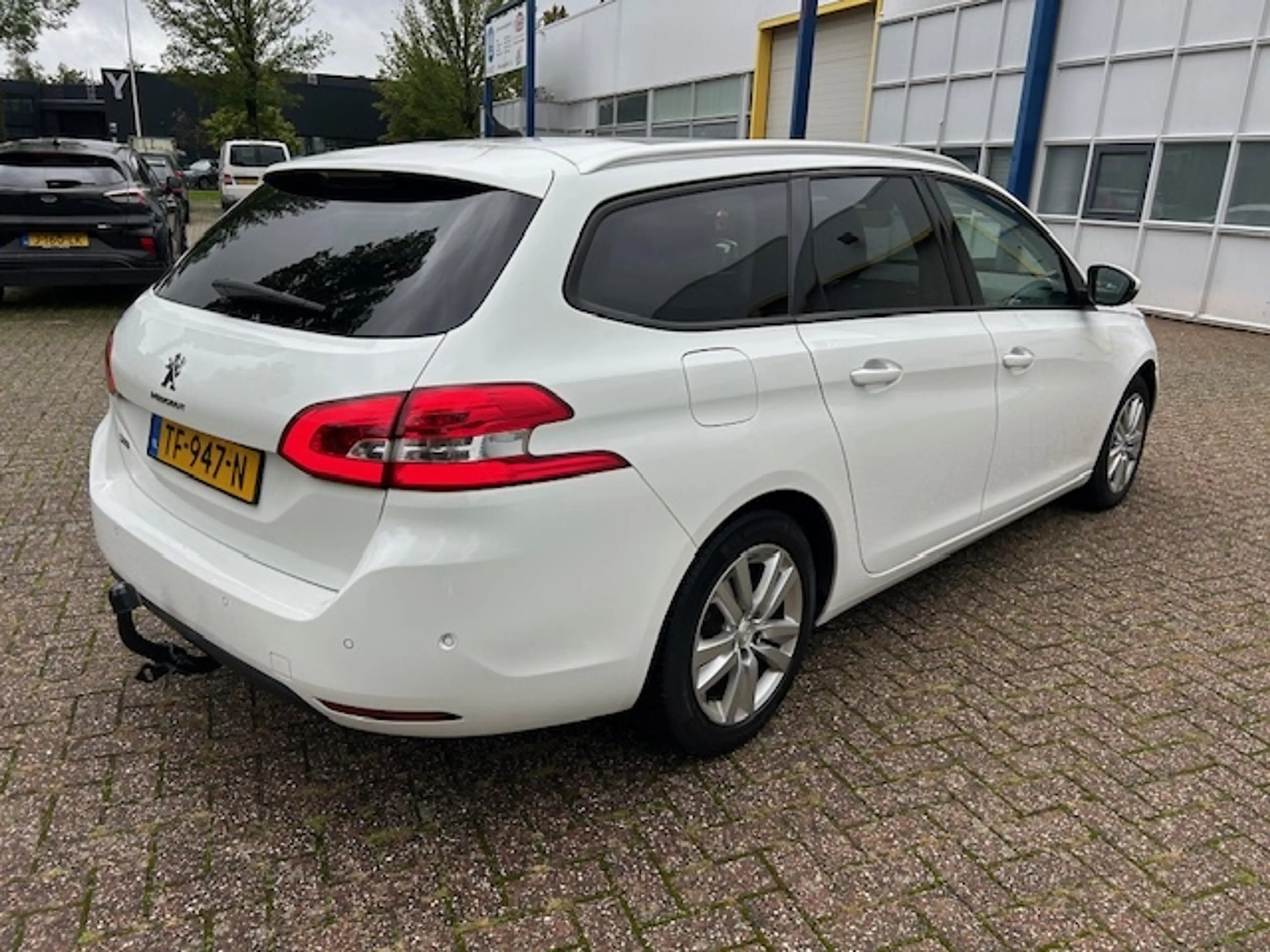 Peugeot 308 SW 1.2 PureT.Blue L. Ex PANO LEER NAVI CRUISE. — photo 5