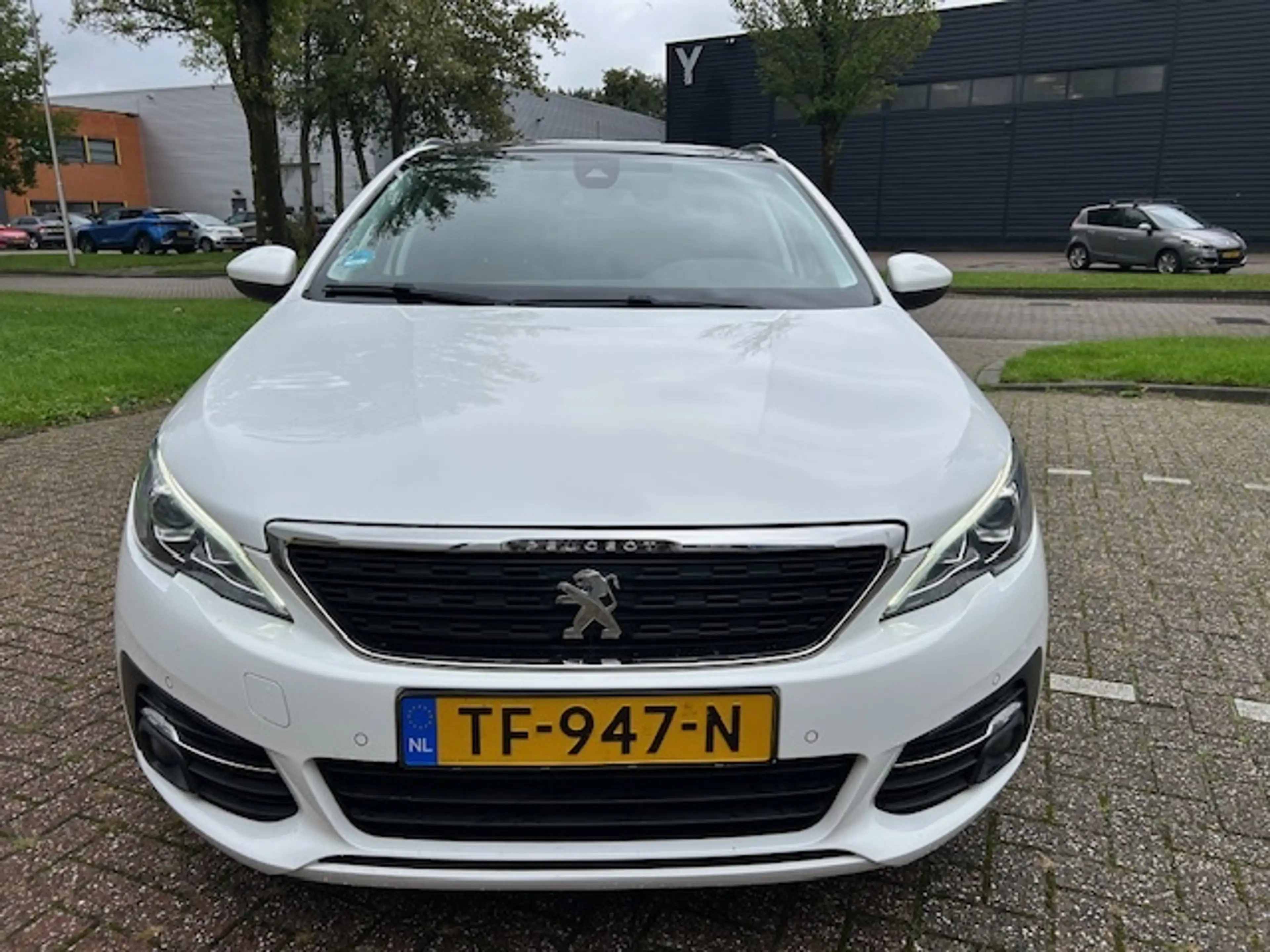 Peugeot 308 SW 1.2 PureT.Blue L. Ex PANO LEER NAVI CRUISE. — photo 2