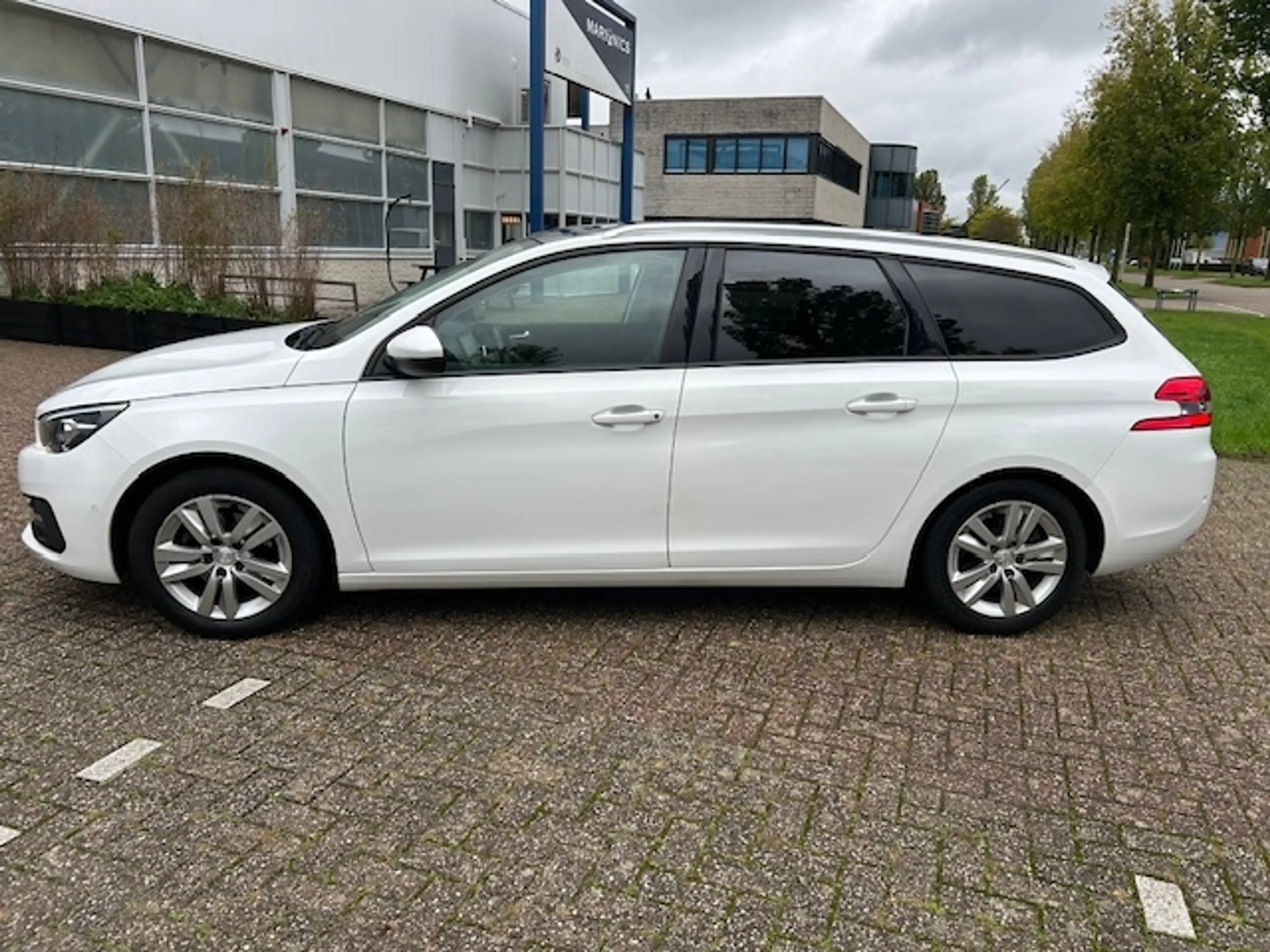 Peugeot 308 SW 1.2 PureT.Blue L. Ex PANO LEER NAVI CRUISE. — photo 6