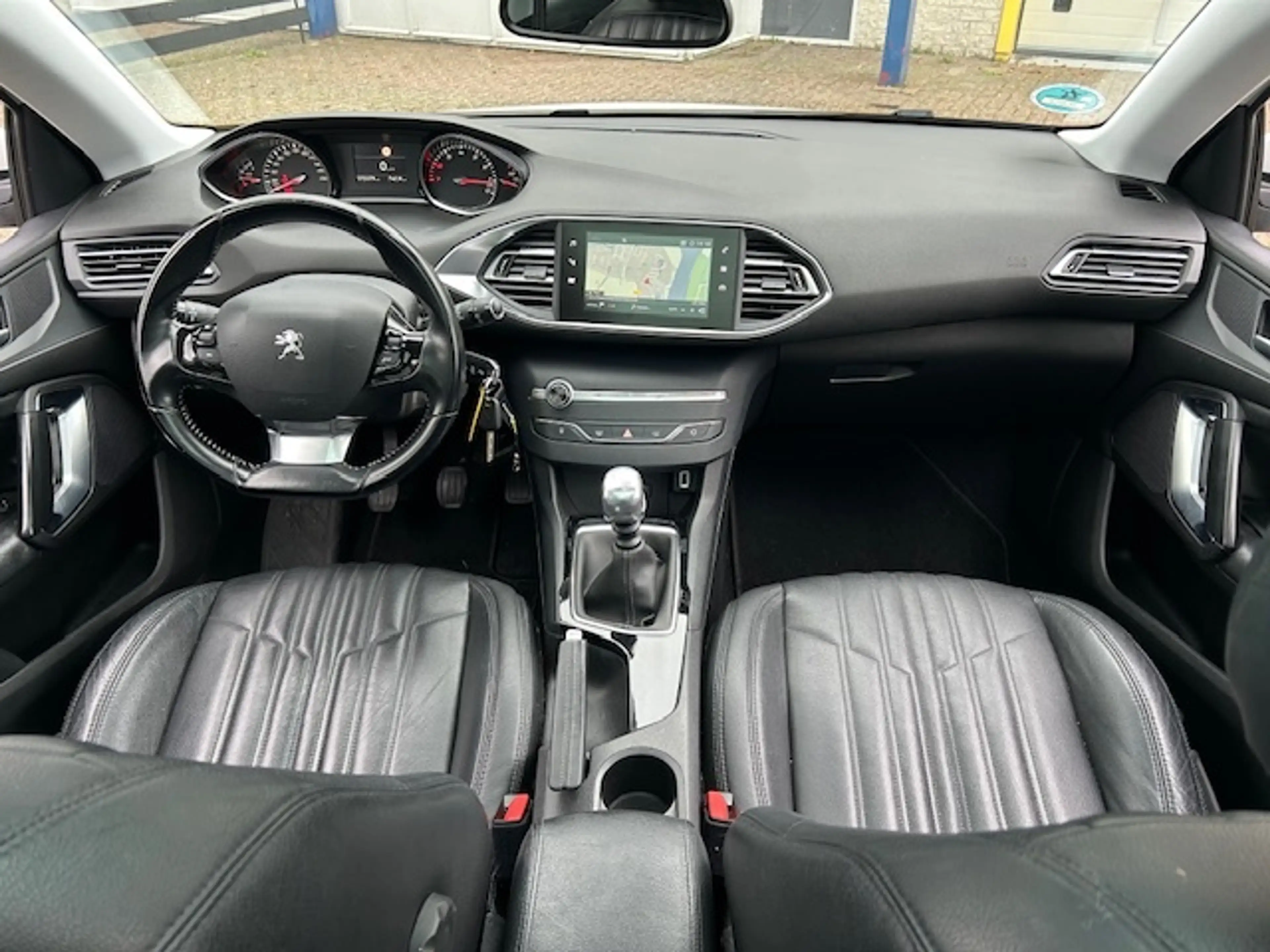 Peugeot 308 SW 1.2 PureT.Blue L. Ex PANO LEER NAVI CRUISE. — photo 13