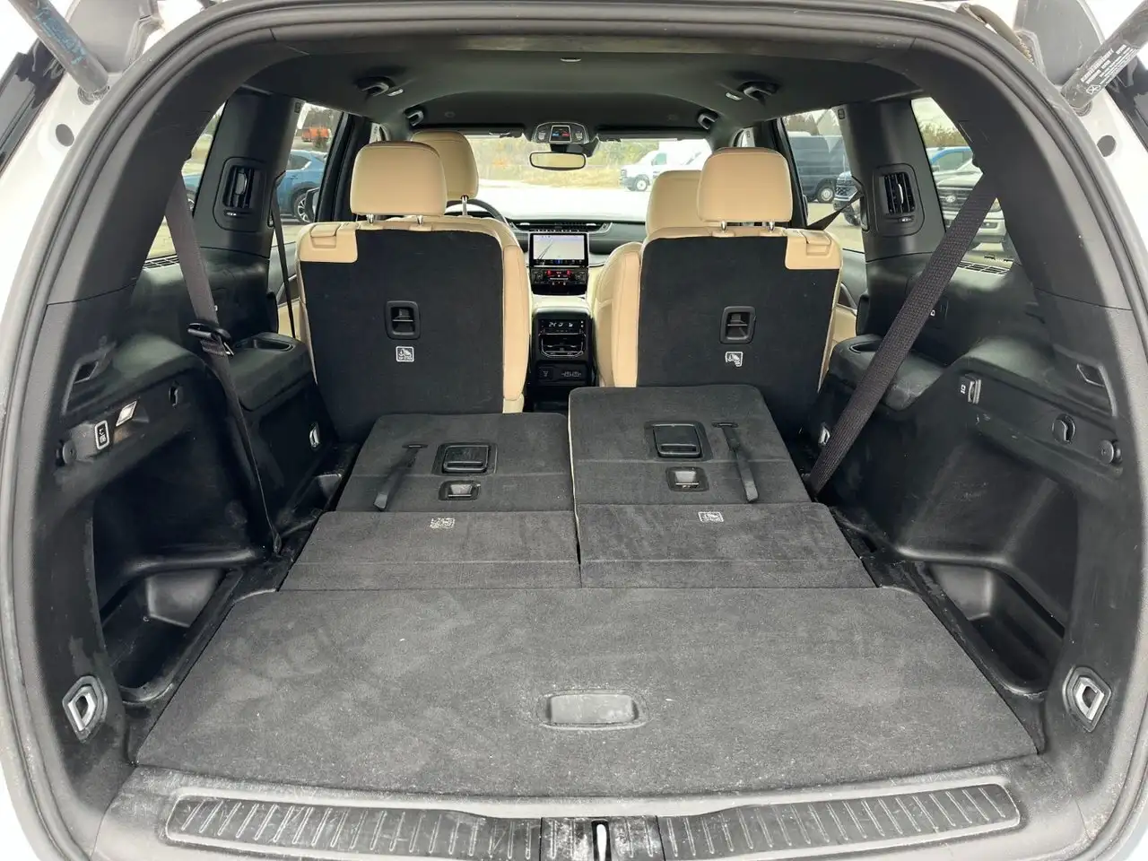 Jeep Grand Cherokee снимка Jeep Grand Cherokee