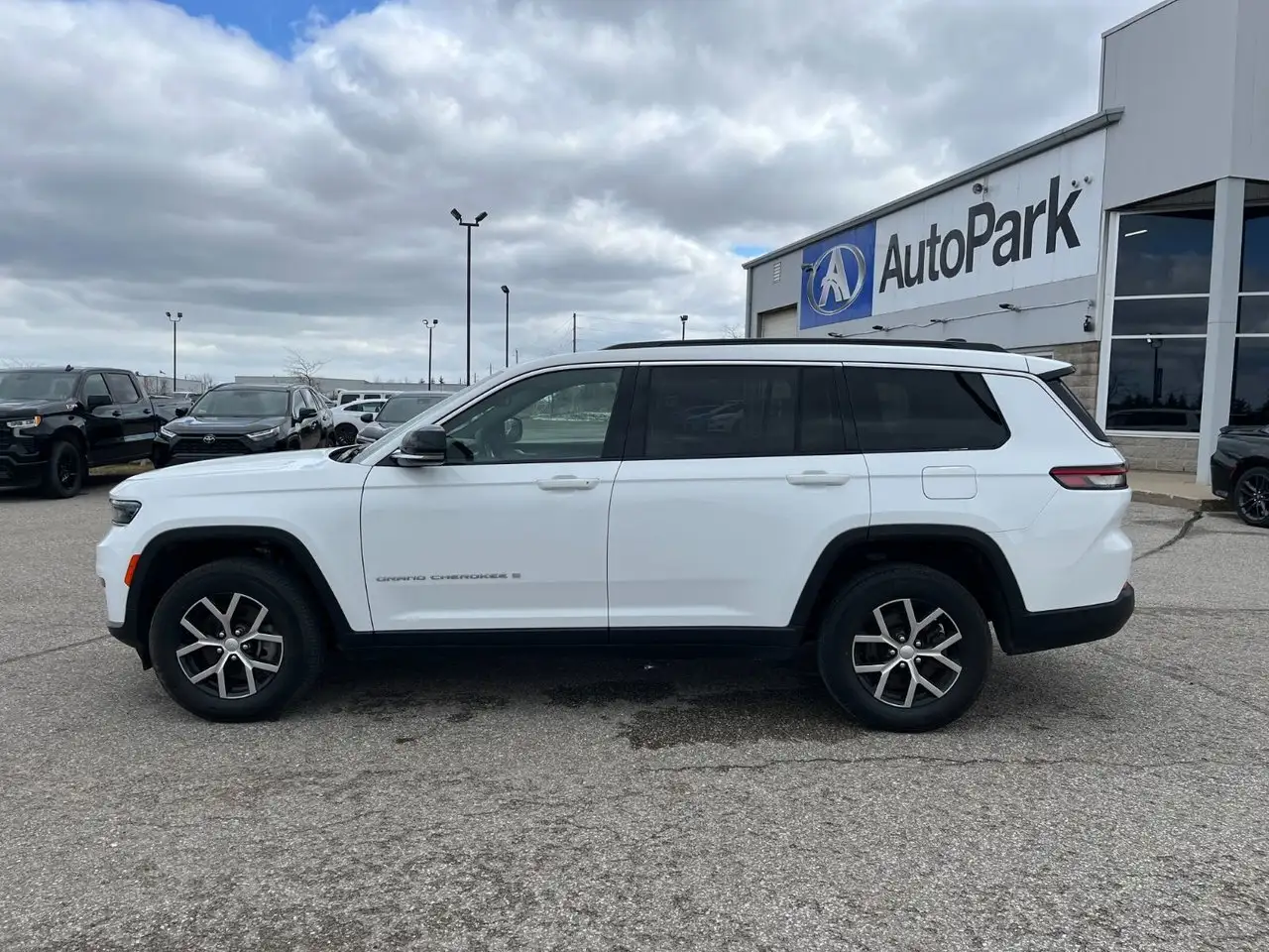 Jeep Grand Cherokee снимка Jeep Grand Cherokee