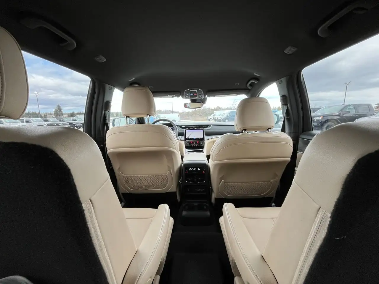 Jeep Grand Cherokee снимка Jeep Grand Cherokee
