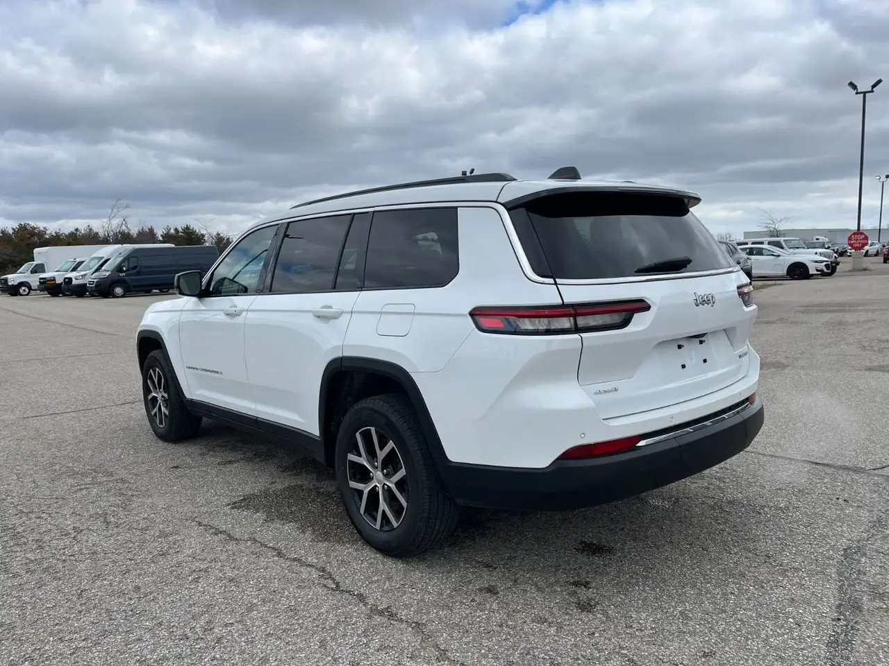 Jeep Grand Cherokee снимка Jeep Grand Cherokee