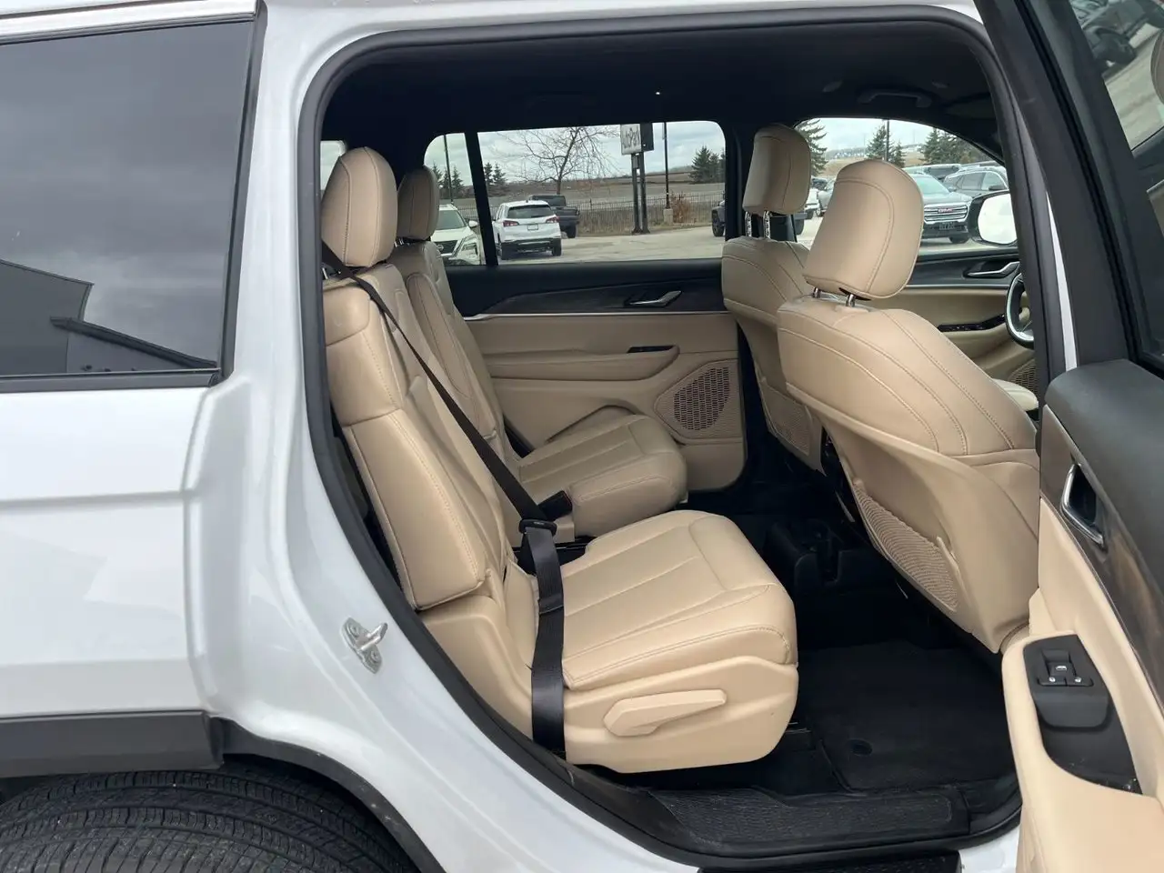 Jeep Grand Cherokee снимка Jeep Grand Cherokee