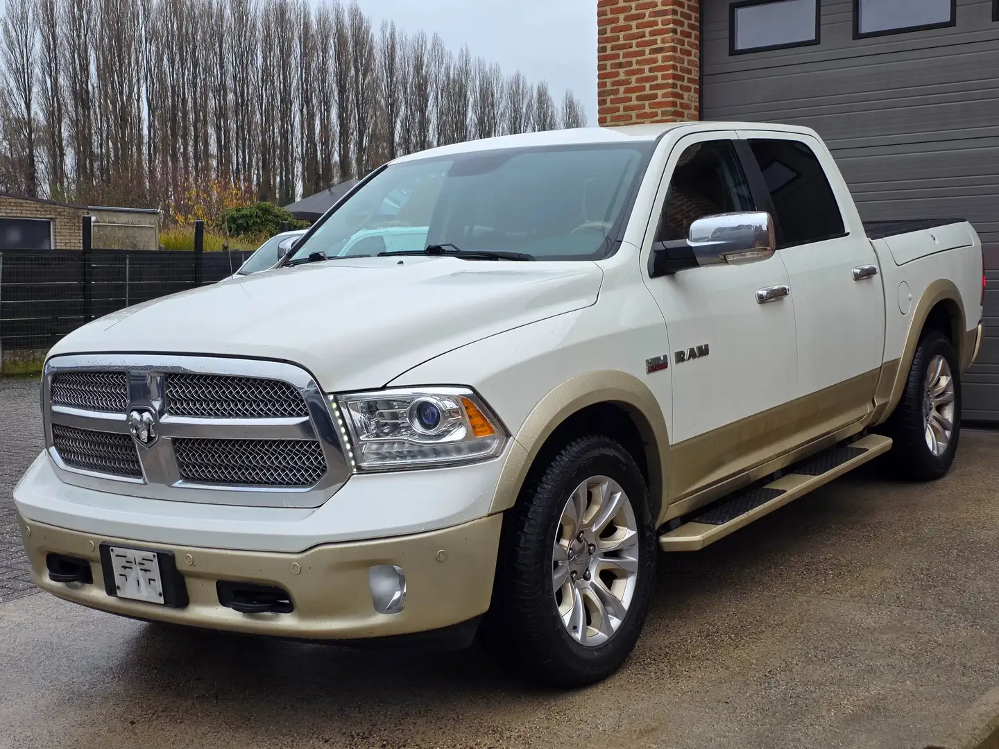 Dodge RAM - 5.7 HEMI V8 - 4x4 - LONGHORN - FULL OPTION Beige - 2