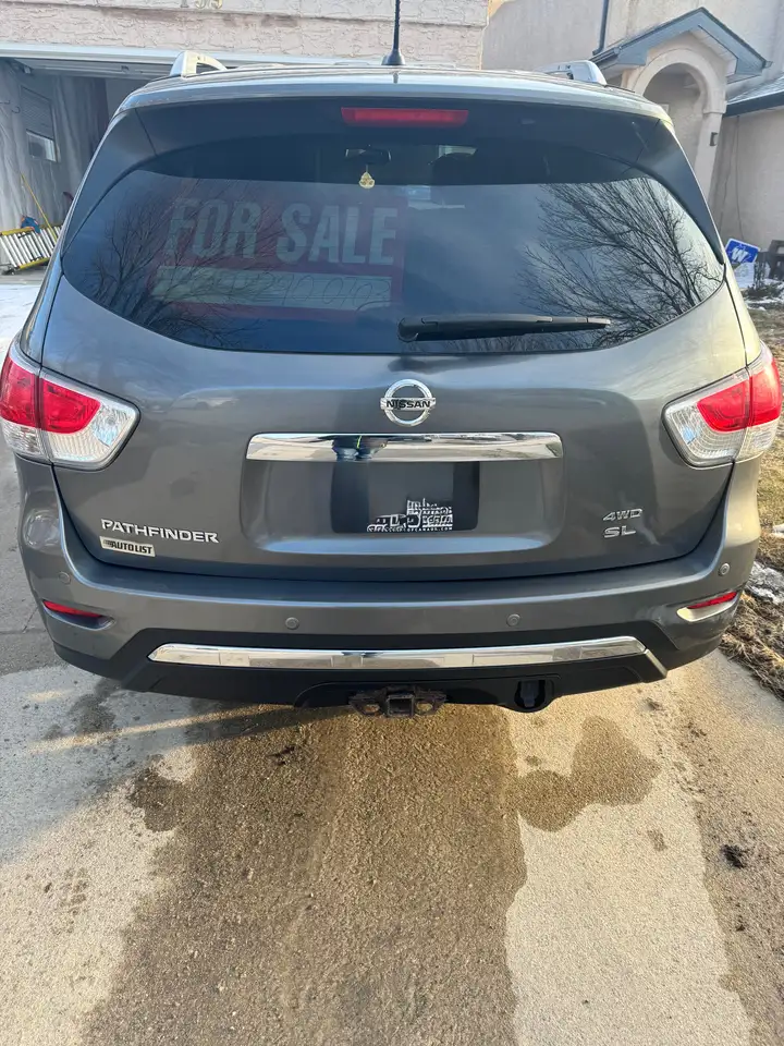Nissan Pathfinder снимка Nissan Pathfinder