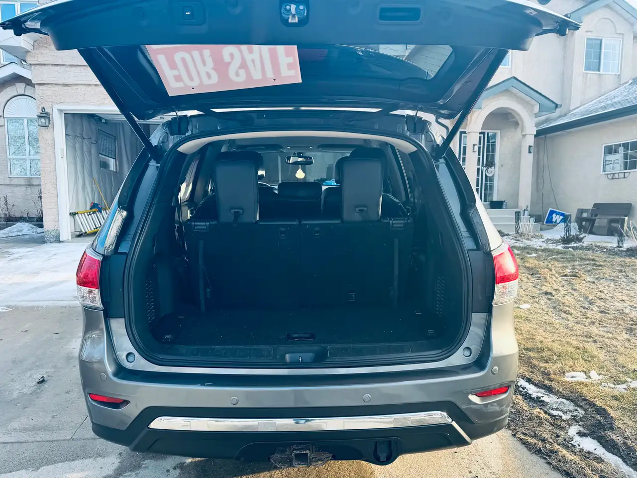Nissan Pathfinder снимка Nissan Pathfinder