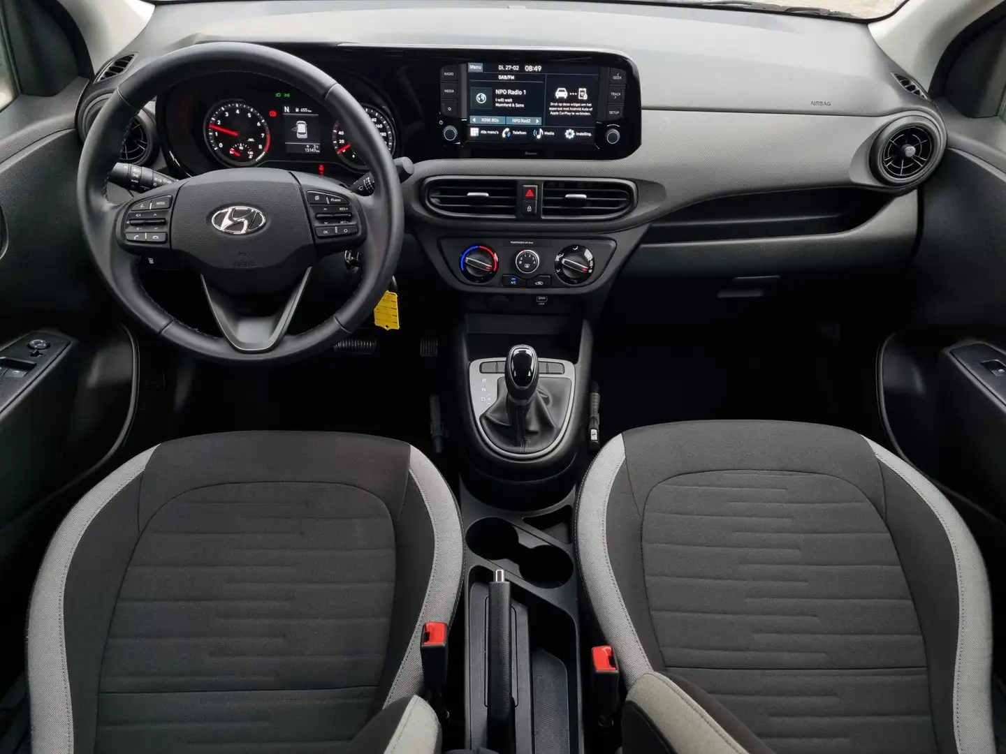 Hyundai i10 1.0 Comfort 5-zits Automaat / Origineel NL / Navig Grijs - 2